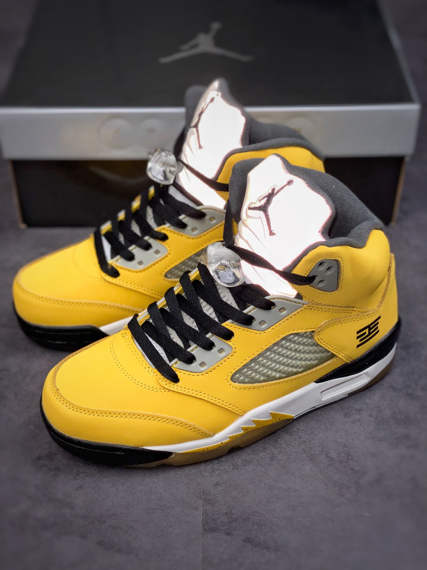 260 Air Jordan 5 Retro T23 黑黄东京 454783-701