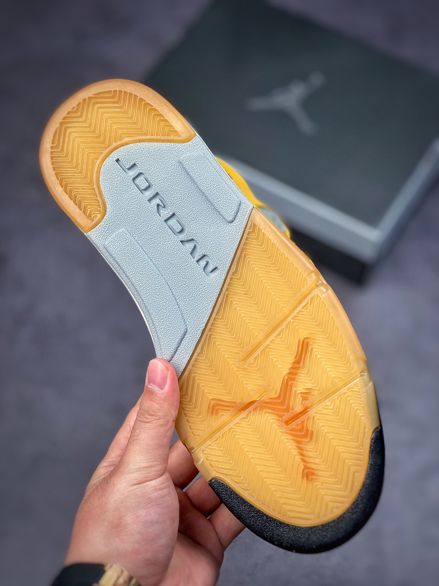 260 Air Jordan 5 Retro T23 黑黄东京 454783-701