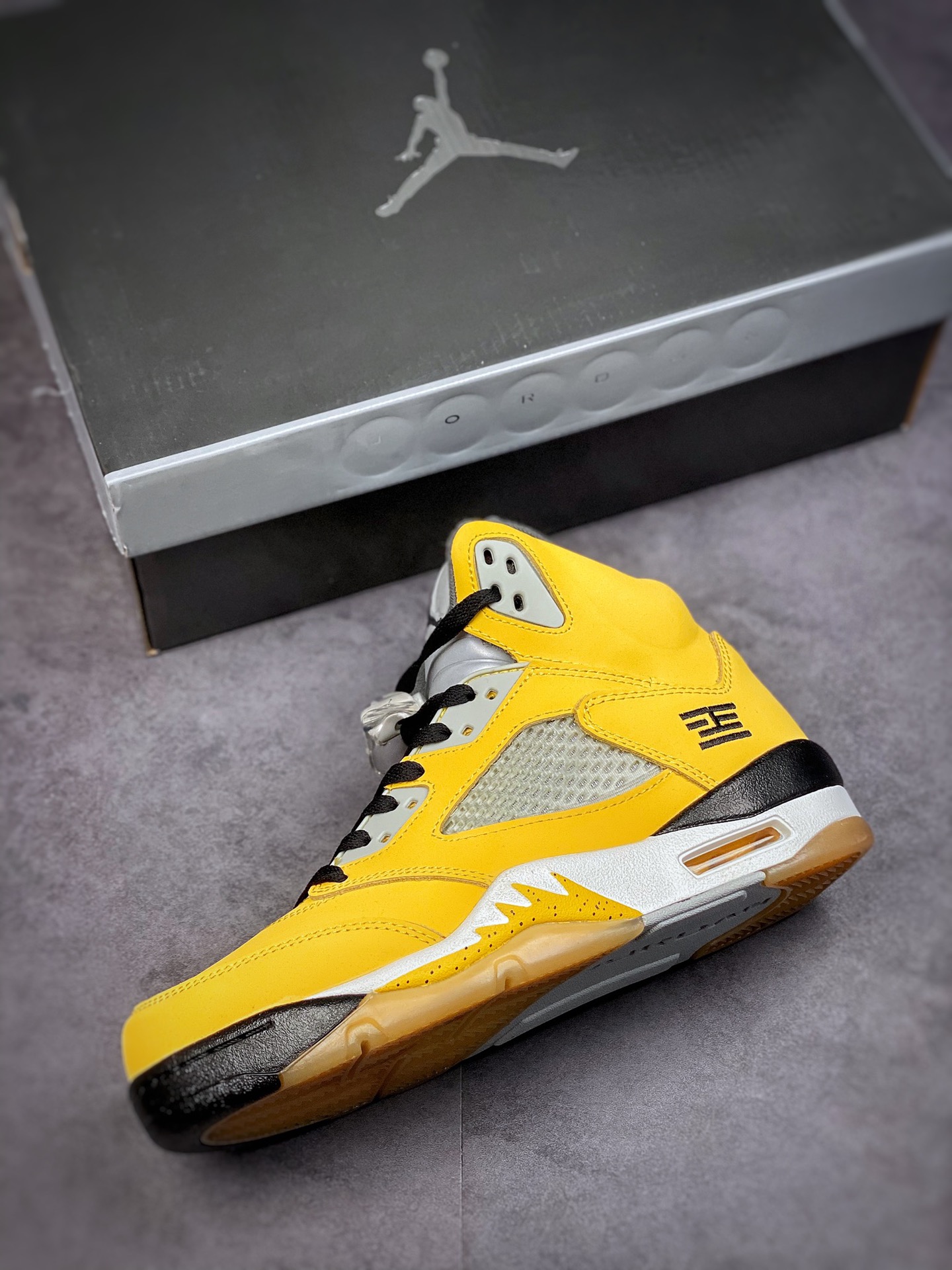 260 Air Jordan 5 Retro T23 黑黄东京 454783-701