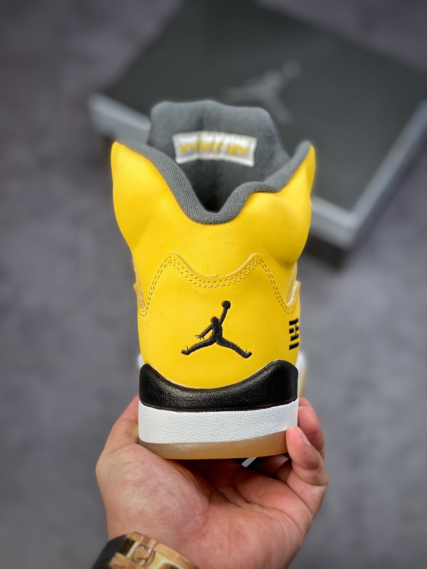 260 Air Jordan 5 Retro T23 黑黄东京 454783-701