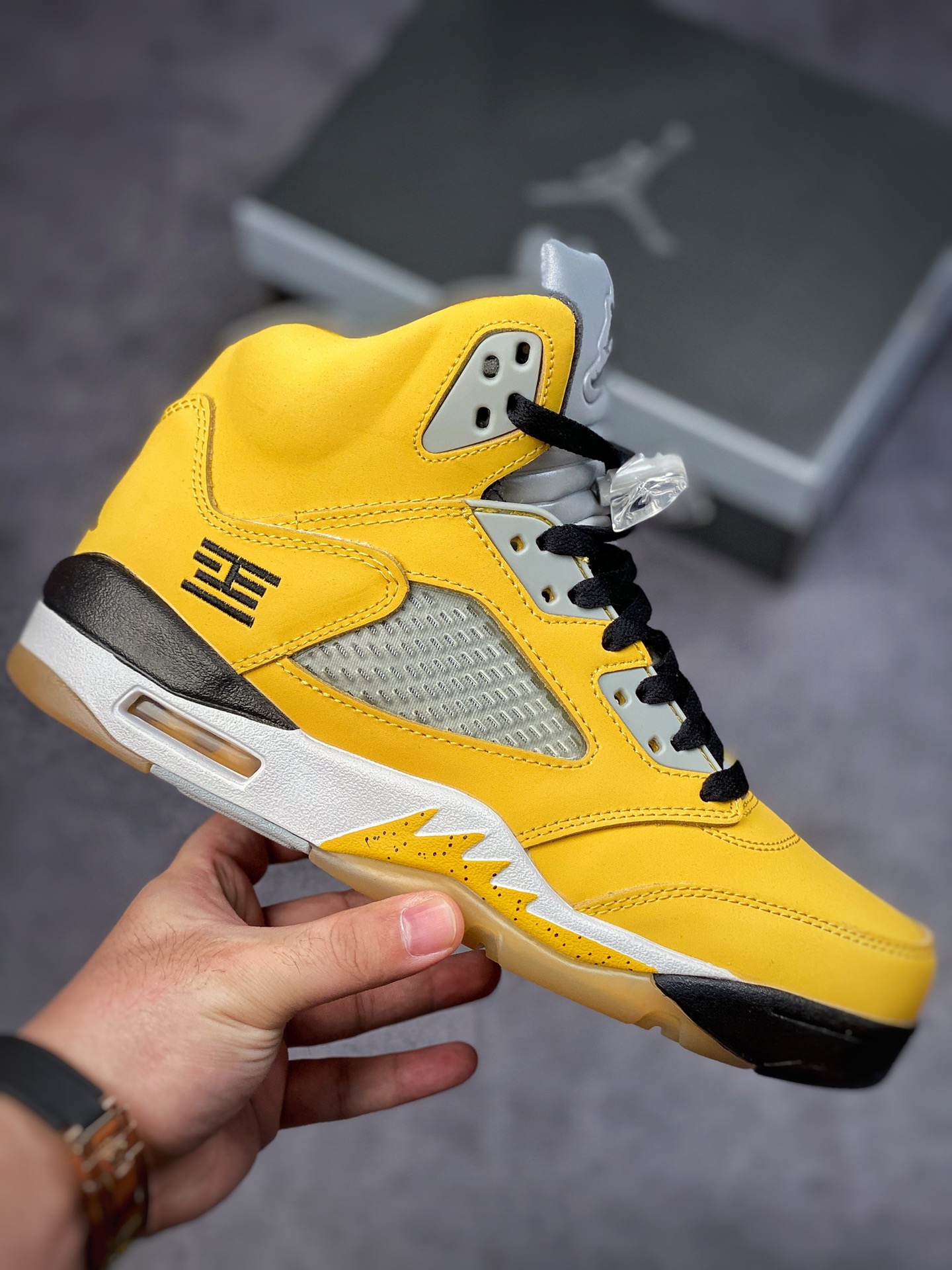 260 Air Jordan 5 Retro T23 黑黄东京 454783-701
