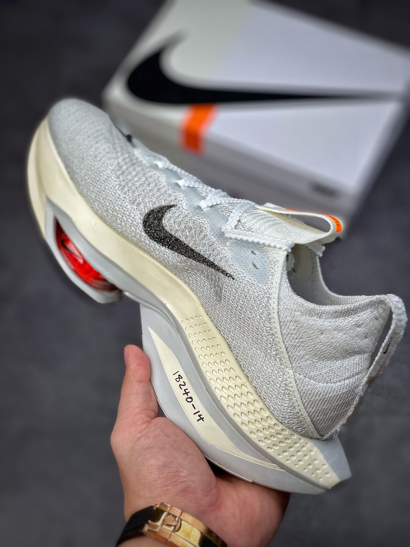 320 Nike Air Zoom Alphafly NEXT% 2 Proto 马拉松3.0高性能跑鞋/白黑 DJ6206-100