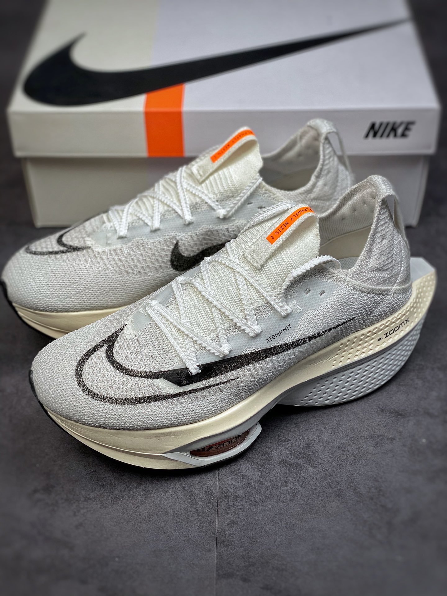 320 Nike Air Zoom Alphafly NEXT% 2 Proto 马拉松3.0高性能跑鞋/白黑 DJ6206-100