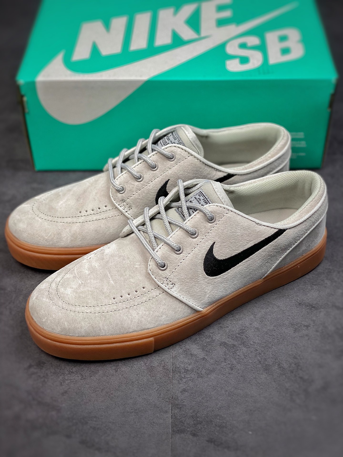 170 Nike SB Portmore II Solar CNVS 633014-006