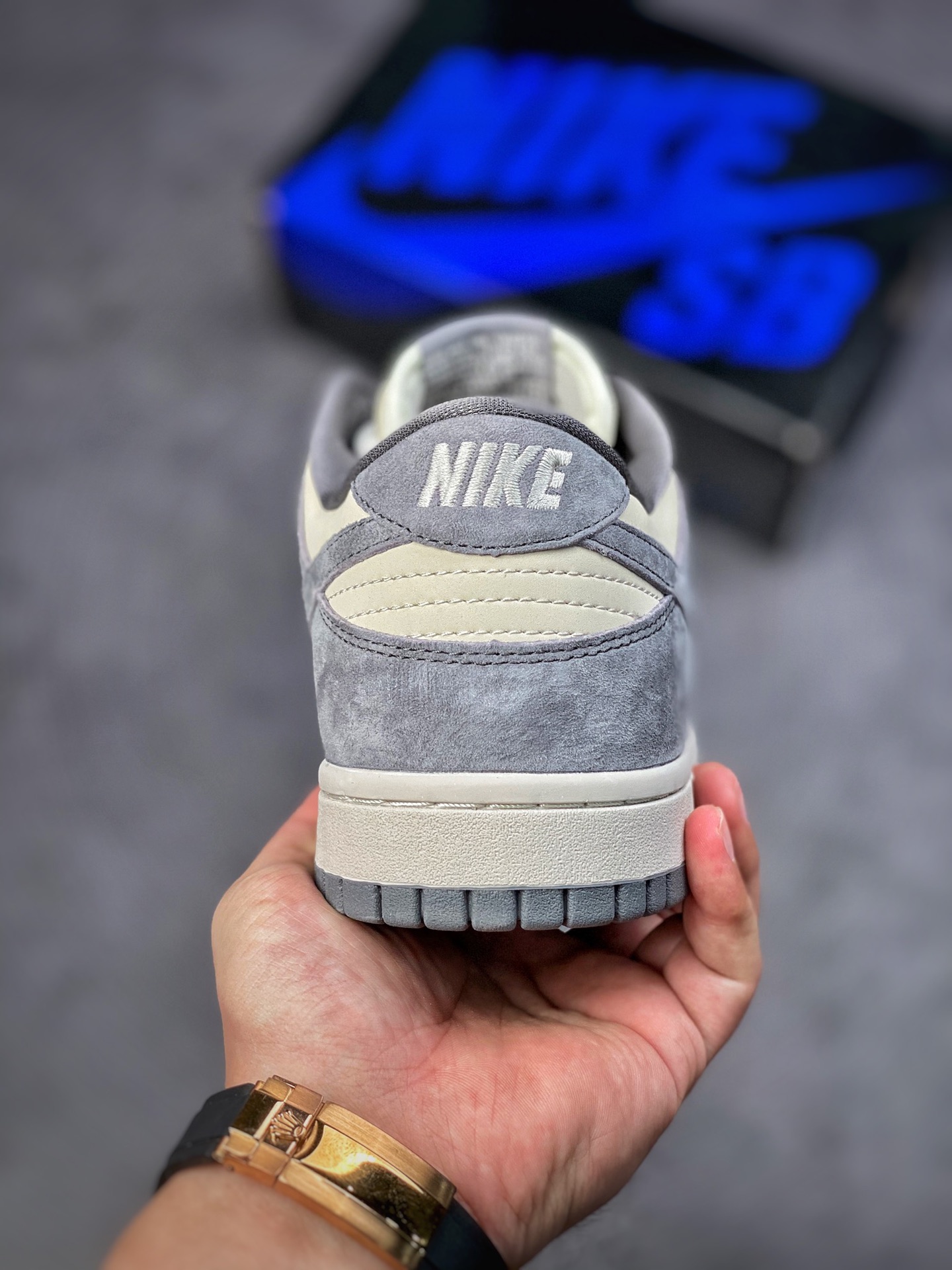 200 NIKE SB Dunk Low 麂皮黑炭灰 854866-002