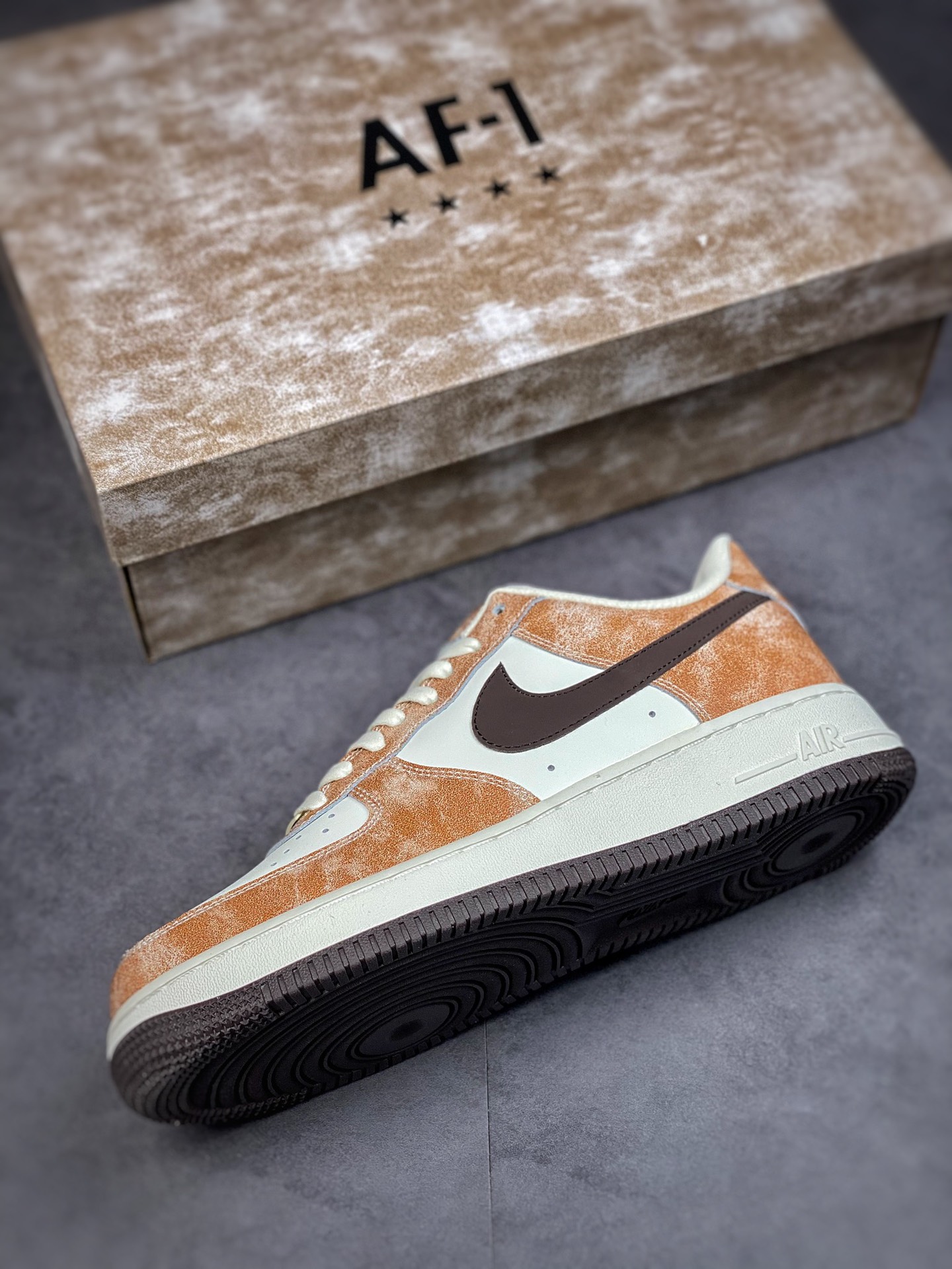 240 Nike Air Force 1 Low 07 火星岩石 BX5815-536