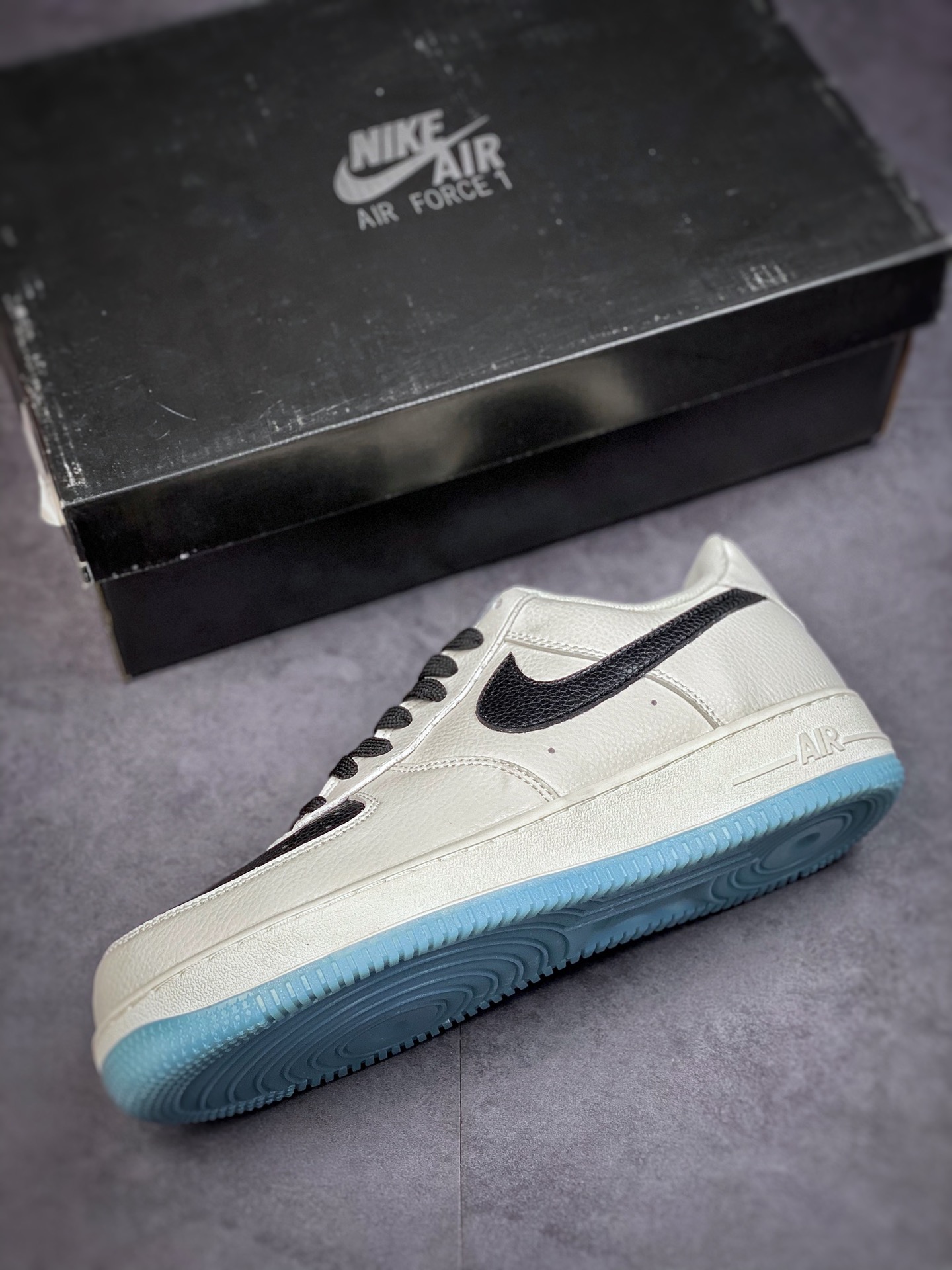 200 Nike Air Force 1 Low 07 米黑蓝 CU6603-113