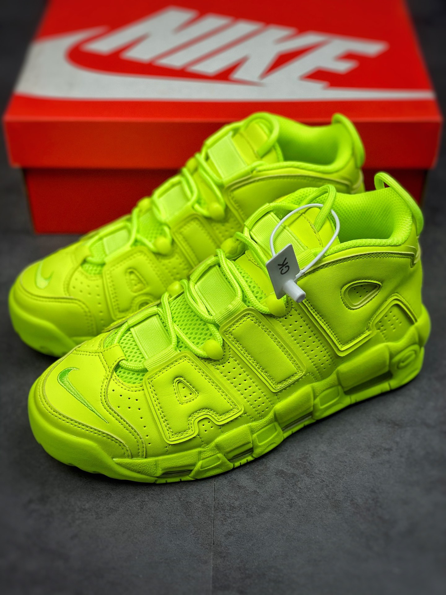 260 Air More Uptempo 代表着历史最高版本皮蓬 DX1790-700