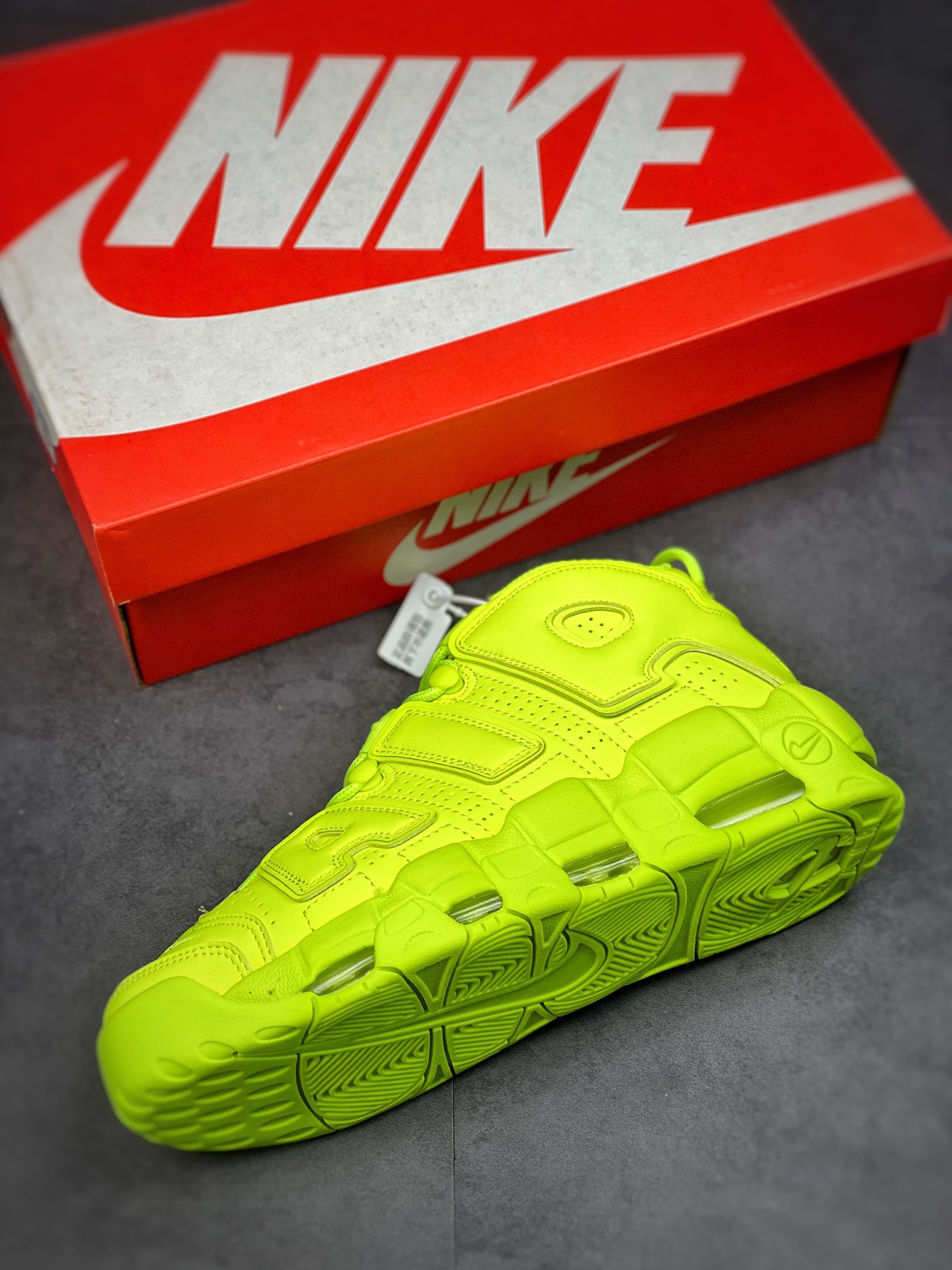 260 Air More Uptempo 代表着历史最高版本皮蓬 DX1790-700