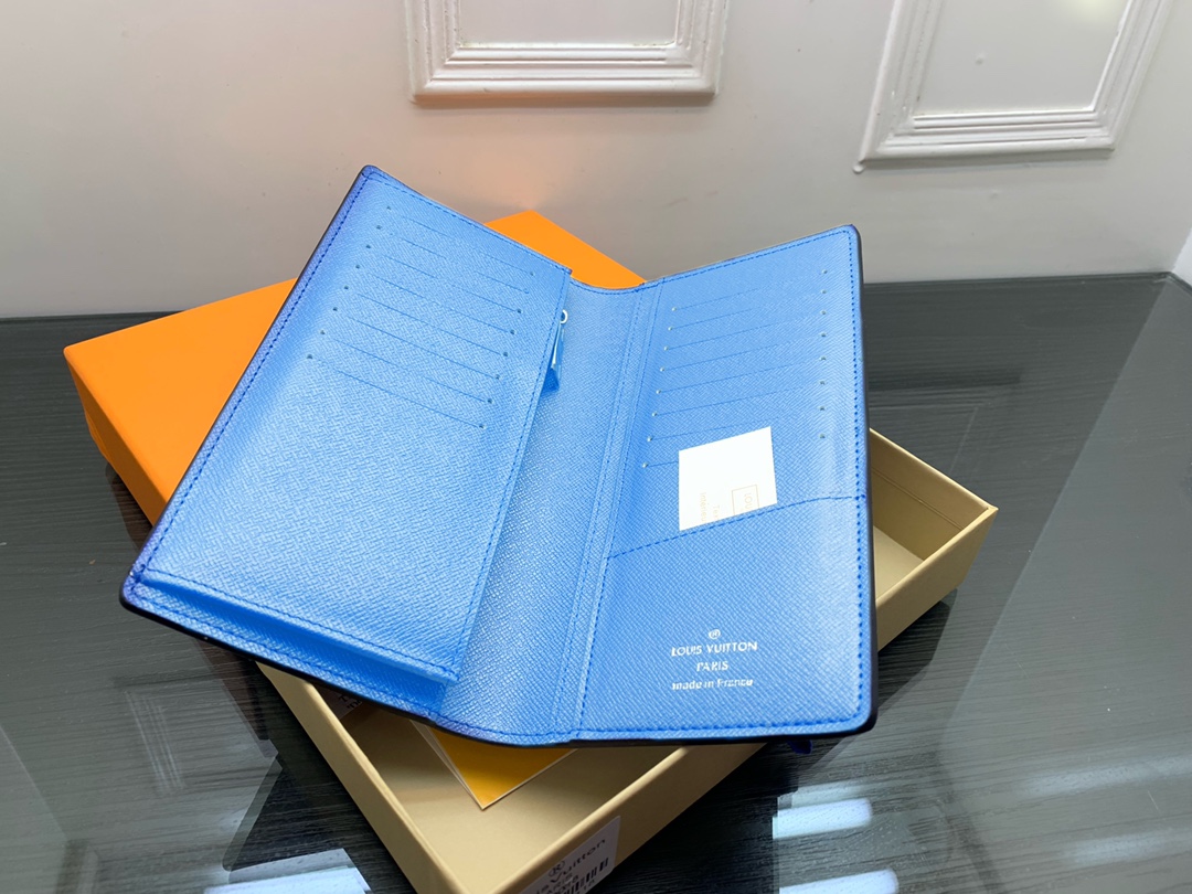 Slim leather bifold wallet color options