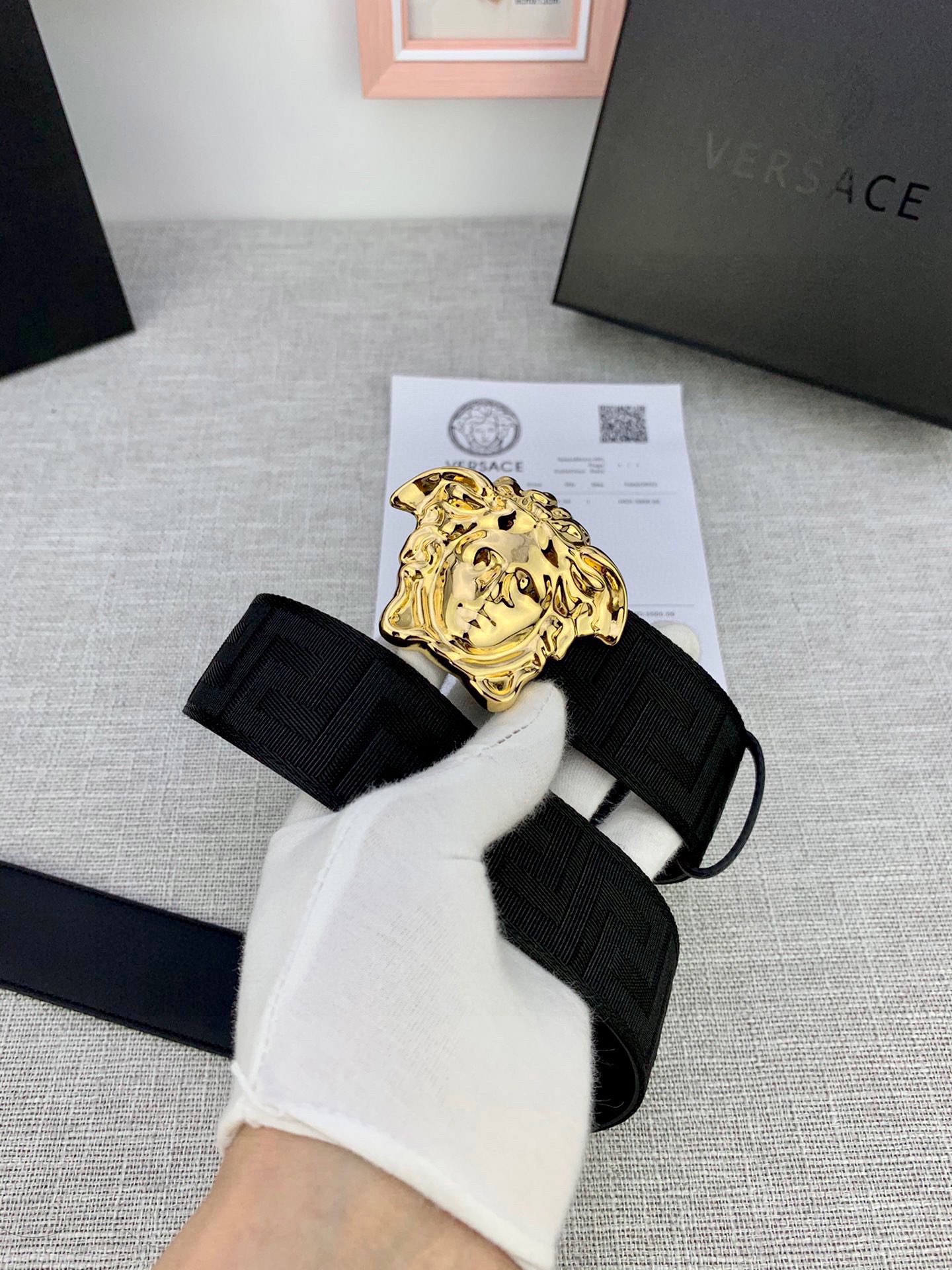 Versace Canvas Dresser with Medusa Head Button, 4.0 cm Width Requirement. - 图片 1