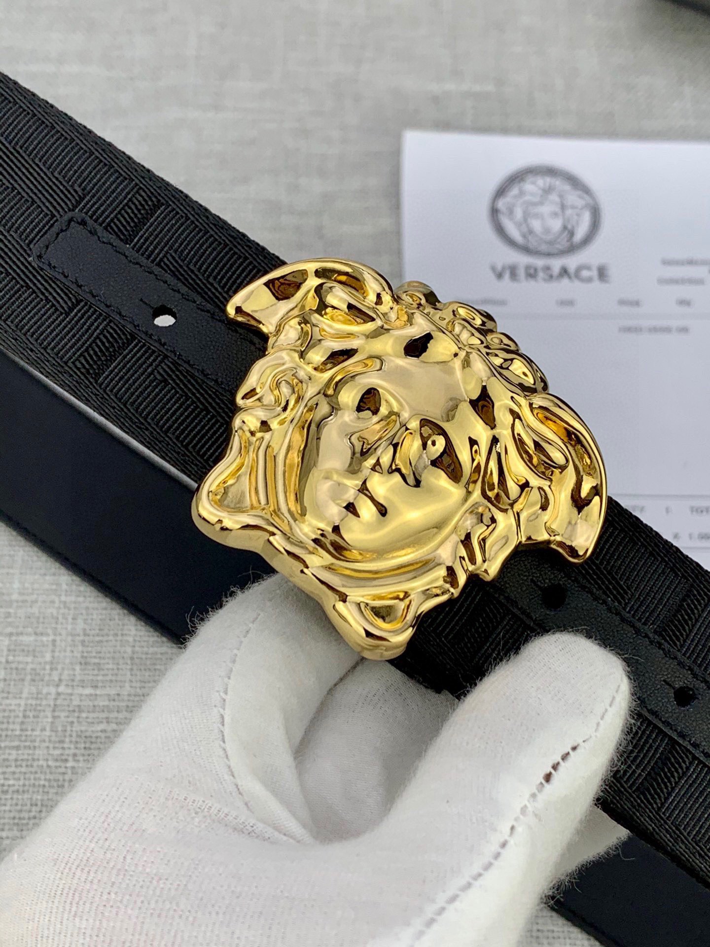 Versace Canvas Dresser with Medusa Head Button, 4.0 cm Width Requirement. - 图片 2