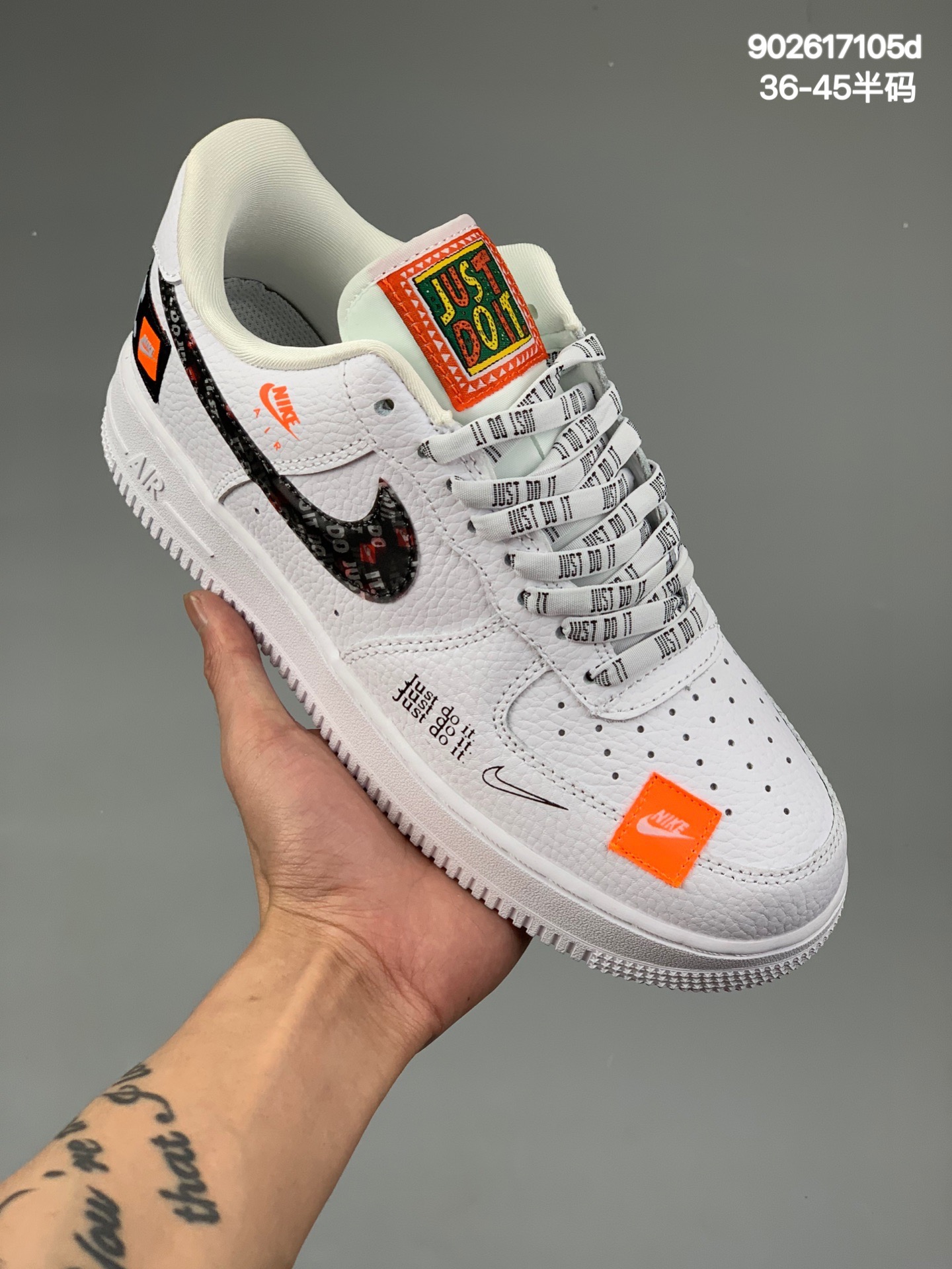 本地
头层皮气垫耐克Nike Air Force 1 Low  空军一号低帮百搭休闲运动板鞋。柔软、弹性十足的缓震性能和出色的中底设计，横跨复古与现代的外型结合，造就出风靡全球三十多年的Force 1
货号：AR7719
码数：36-45半码
编码：902617105d