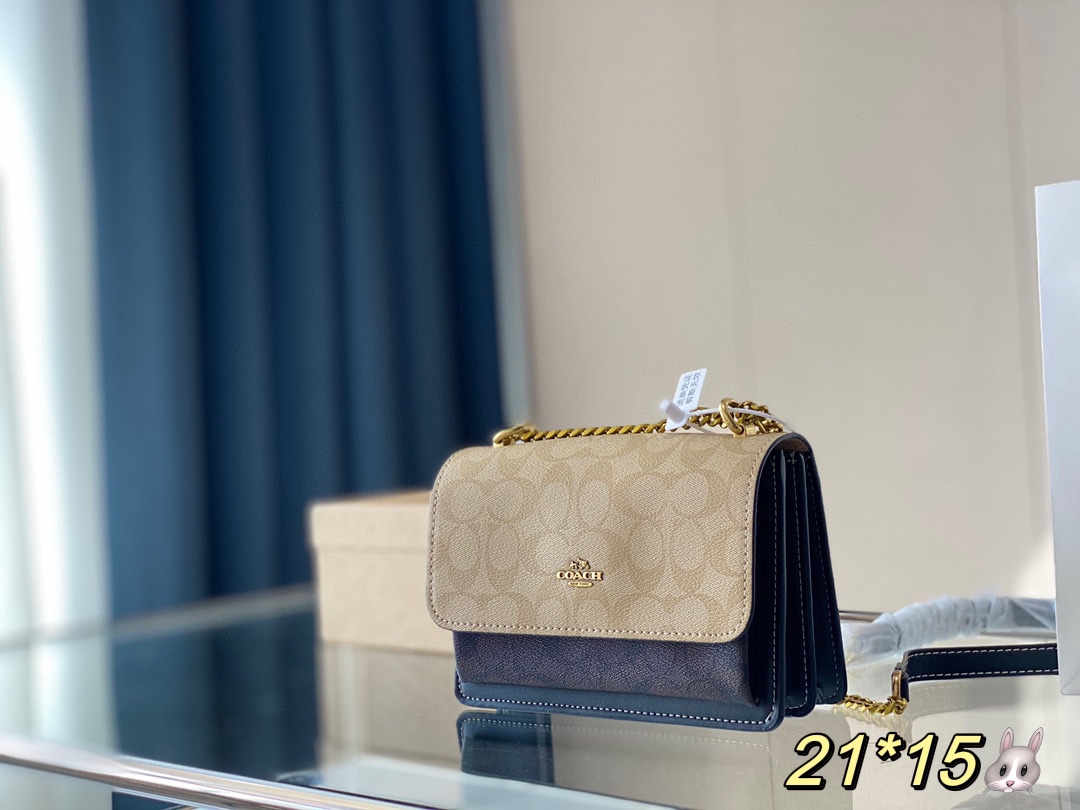 J5 配盒子  Coach 蔻驰  专柜同款 Coach 蔻驰  ～链条包 拼色 Tabby系列。皮质柔软细腻简洁大方。多层夹层 链条斜挎款 尺寸21 15