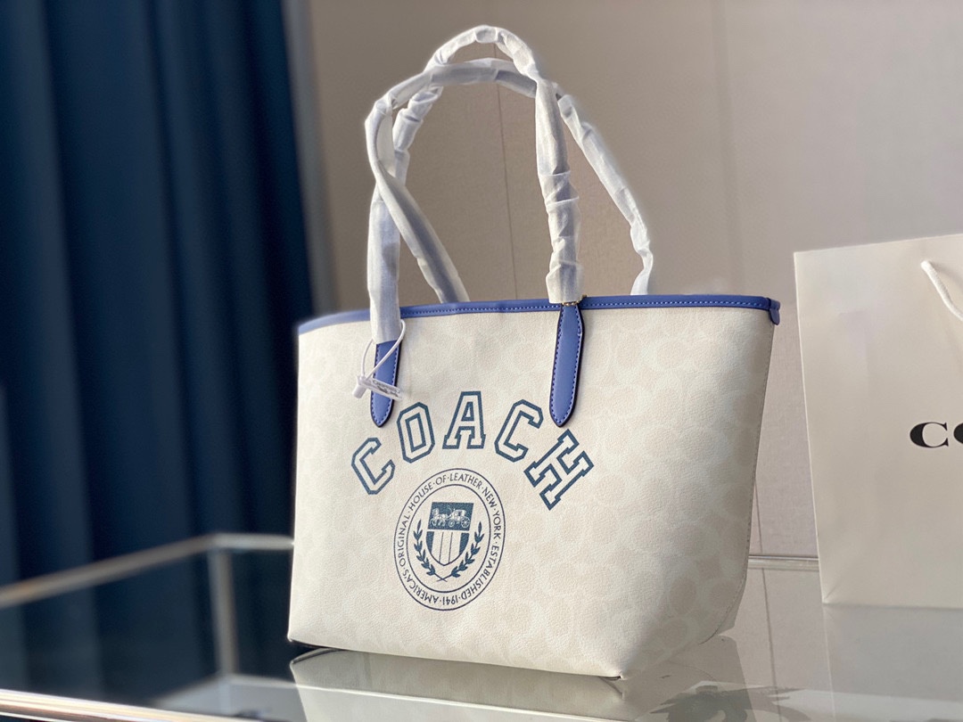 J0  Coach 蔻驰  托特包购物袋 你觉得怎么样 沈梦辰小姐姐身上背的今年 coach的 复古设计 简洁大方 特别有质感 秋冬官网预售中 尺寸32 26