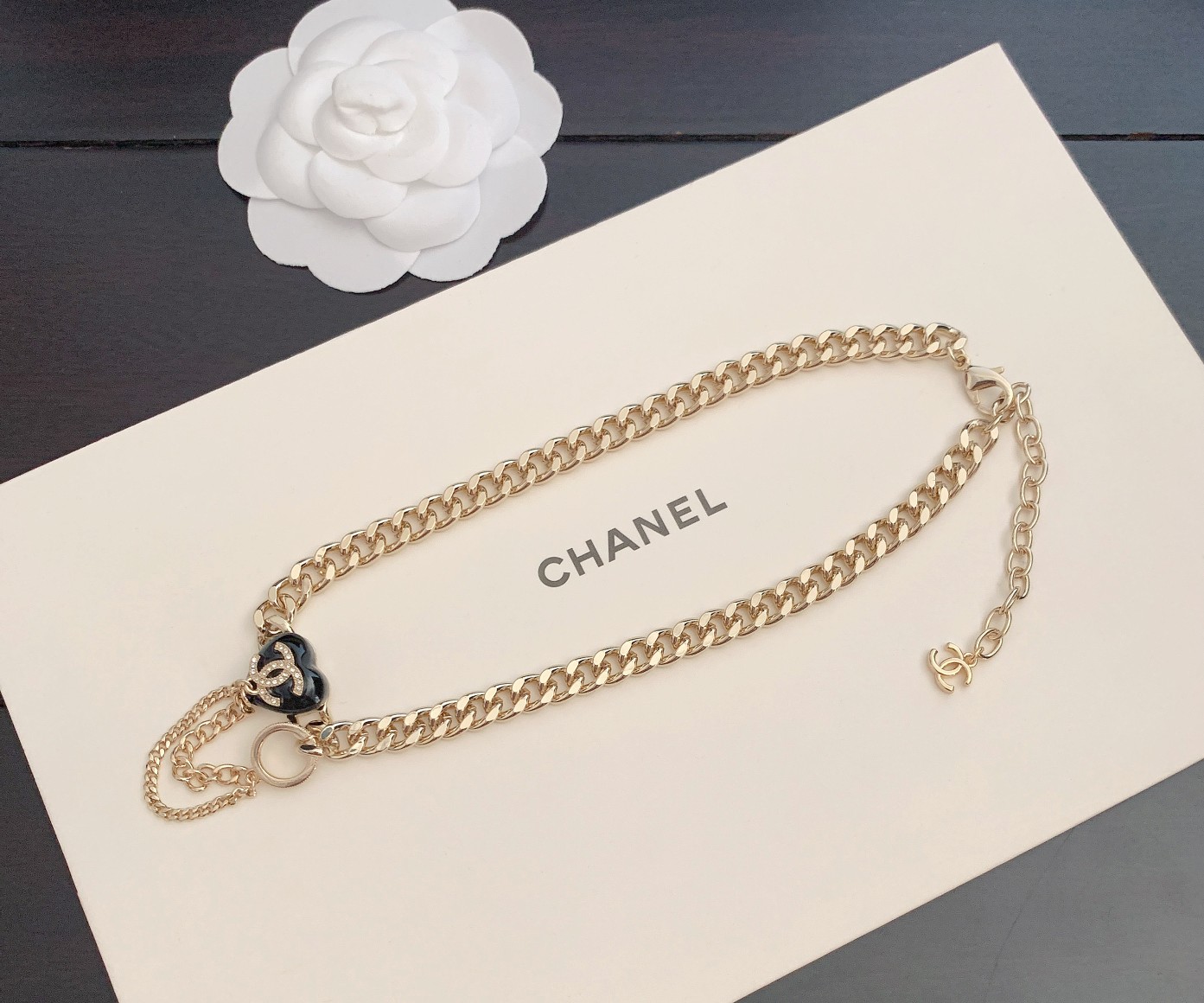  ch*nel  新款🆕黑色爱心❤️项链 一致专柜🆕黄铜材质  070090