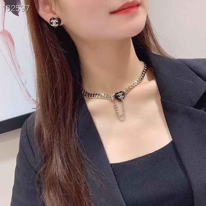  ch*nel  新款🆕黑色爱心❤️项链 一致专柜🆕黄铜材质  070090