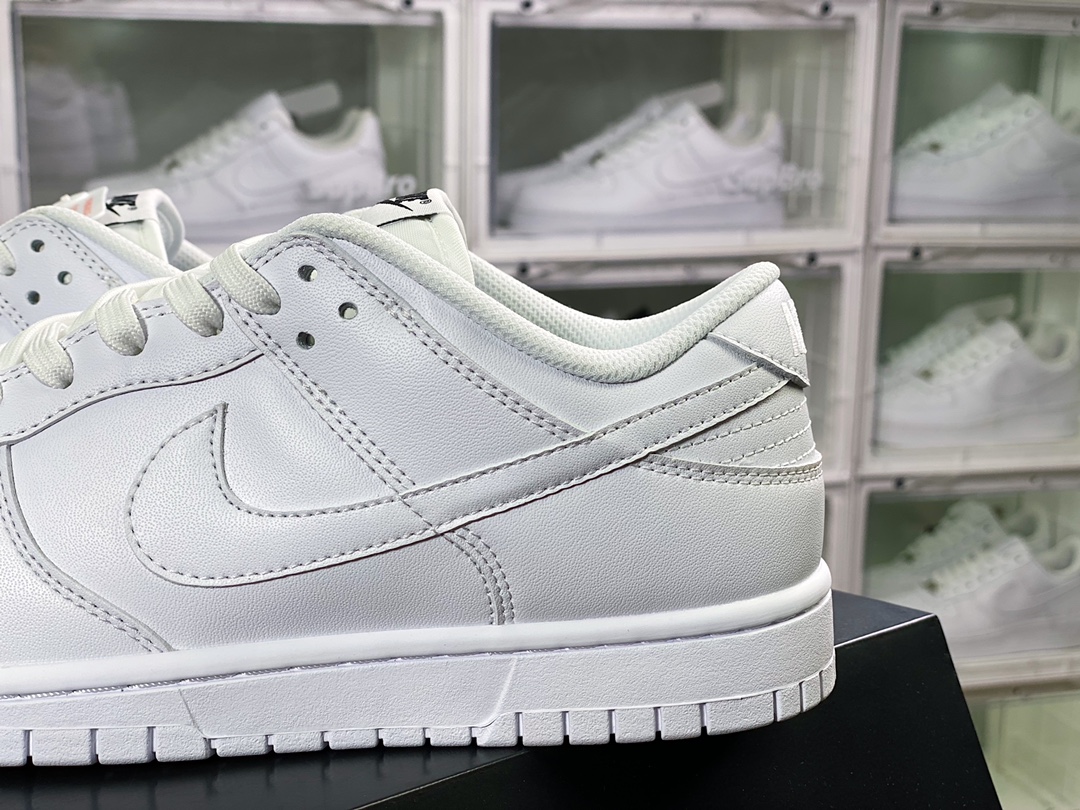 220  WMNS SB Dunk Low”UV White/Blue And White Porcelain”扣篮系列低帮休闲运动滑板板鞋“皮革纯白”DD1503-109