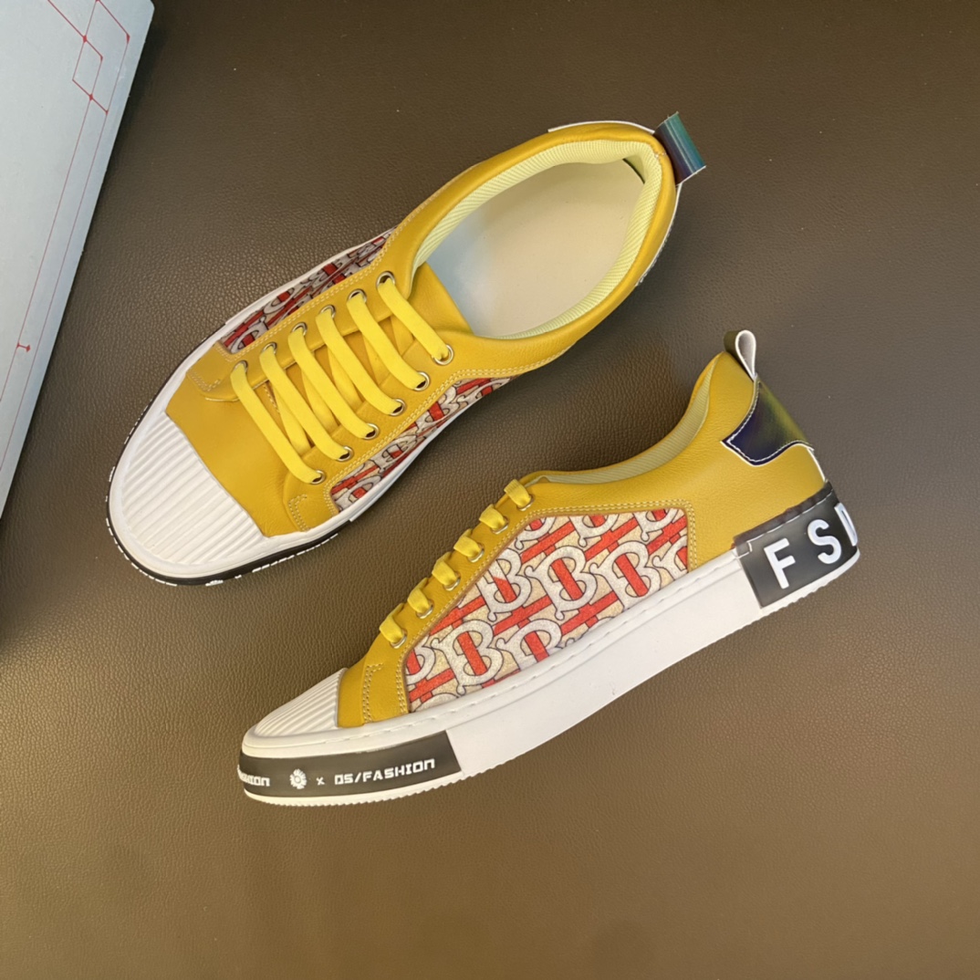 I0 高品质欧美大师设计简洁高档大气，专柜品质值得信赖，面料进口顶级牛皮 。 羊皮内里 做工精细，专柜原版大底，上脚舒适百搭，潮男乐福专属定制，小Alexander Mcqueen 麦昆  适合司机户外行车 休闲鞋系列之首 男鞋