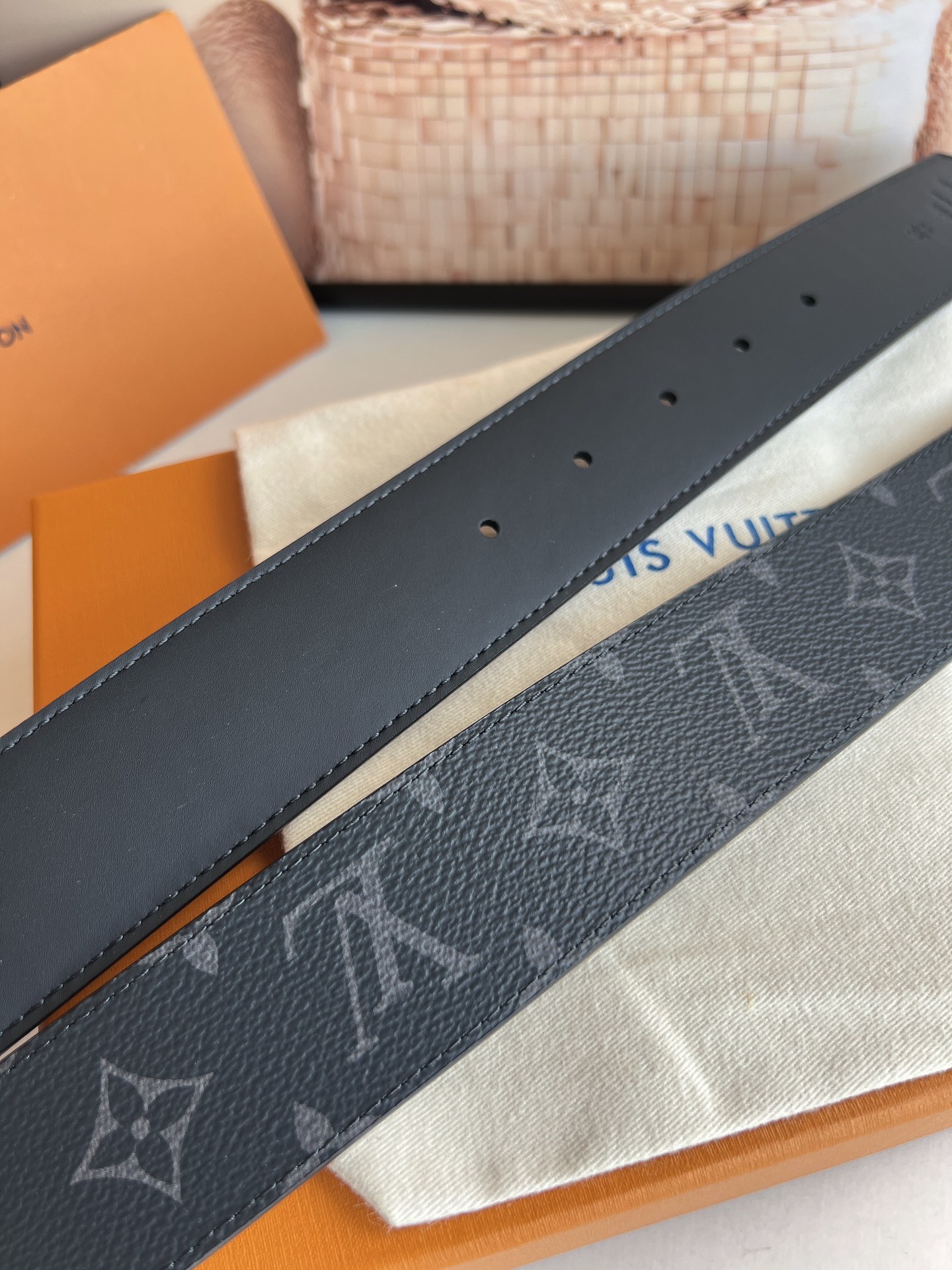 LV/路易威登   2022新款男士商务腰带4.0cm