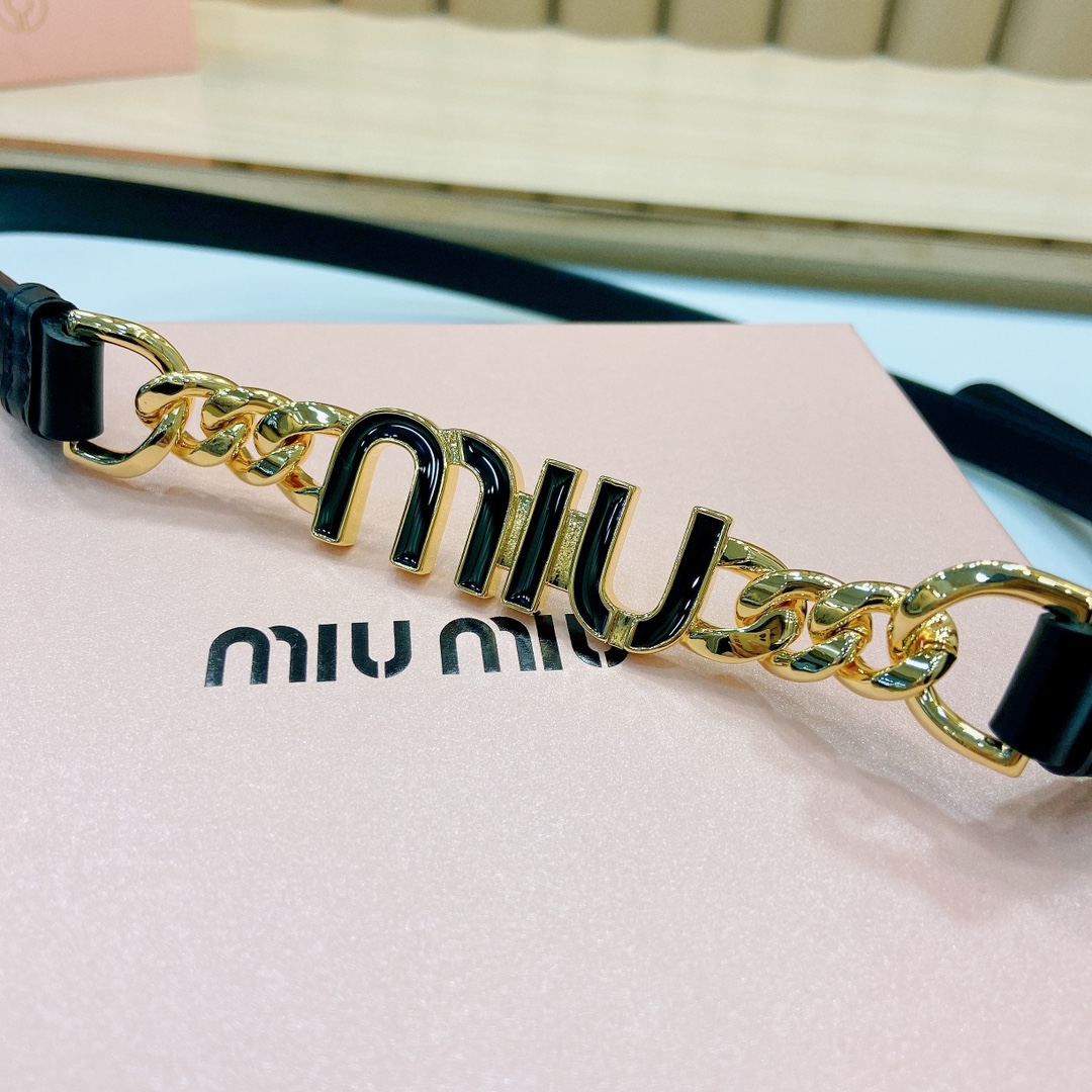MiuMiuOversize涂珐琅金