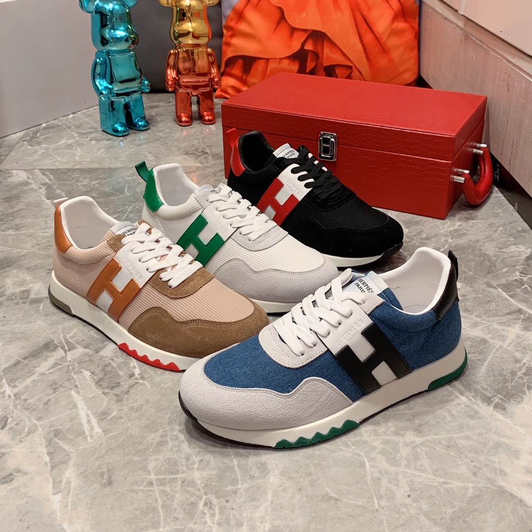 I5     Hermes 爱马仕  最新爆款休闲皮鞋，顶端品牌 奢侈～代购，顶级～质量。专柜同卖产品 鞋面選用进口透气牛皮搭配材质透气羊皮内里精细做工。原版个性时尚柔软橡膠耐磨防滑大底，上脚轻巧舒适，实物拍摄實物更好看，131广州码: 38-44，4色入选