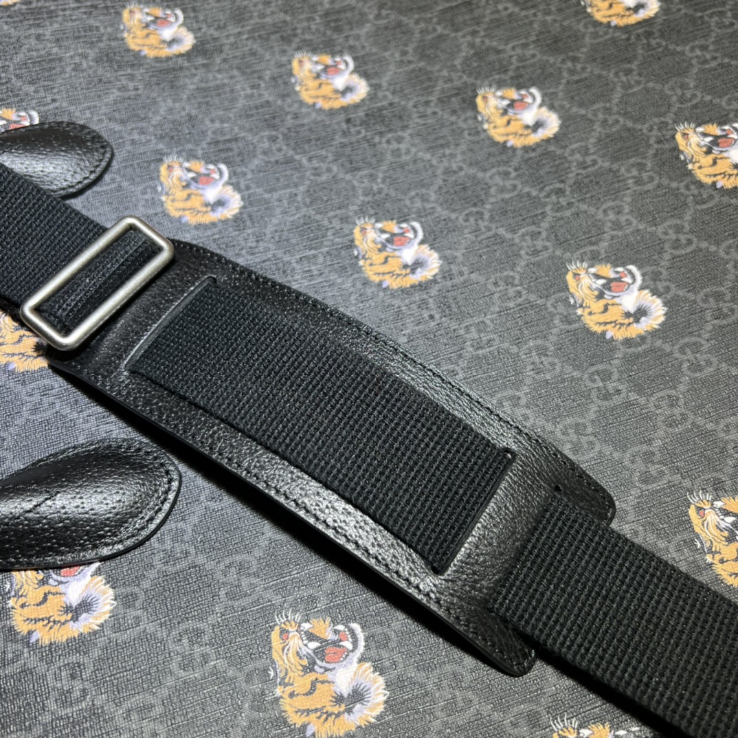 GUCCI古驰饰老虎印花GG中号托特包674155