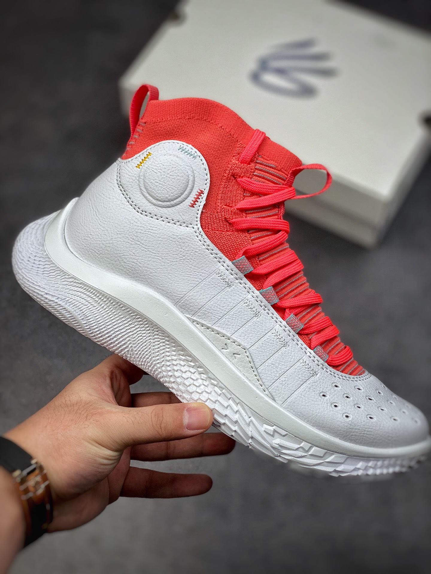 220 Under Armour Curry 4库里4代 Flotro实战篮球鞋白红3024861-100