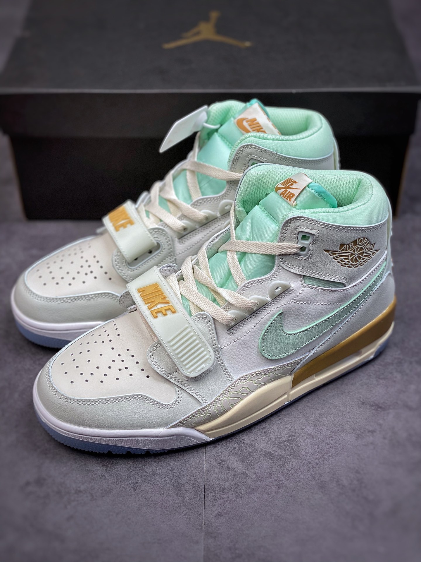 240 Air Jordan Legacy 312 薄荷绿 DR8486-131