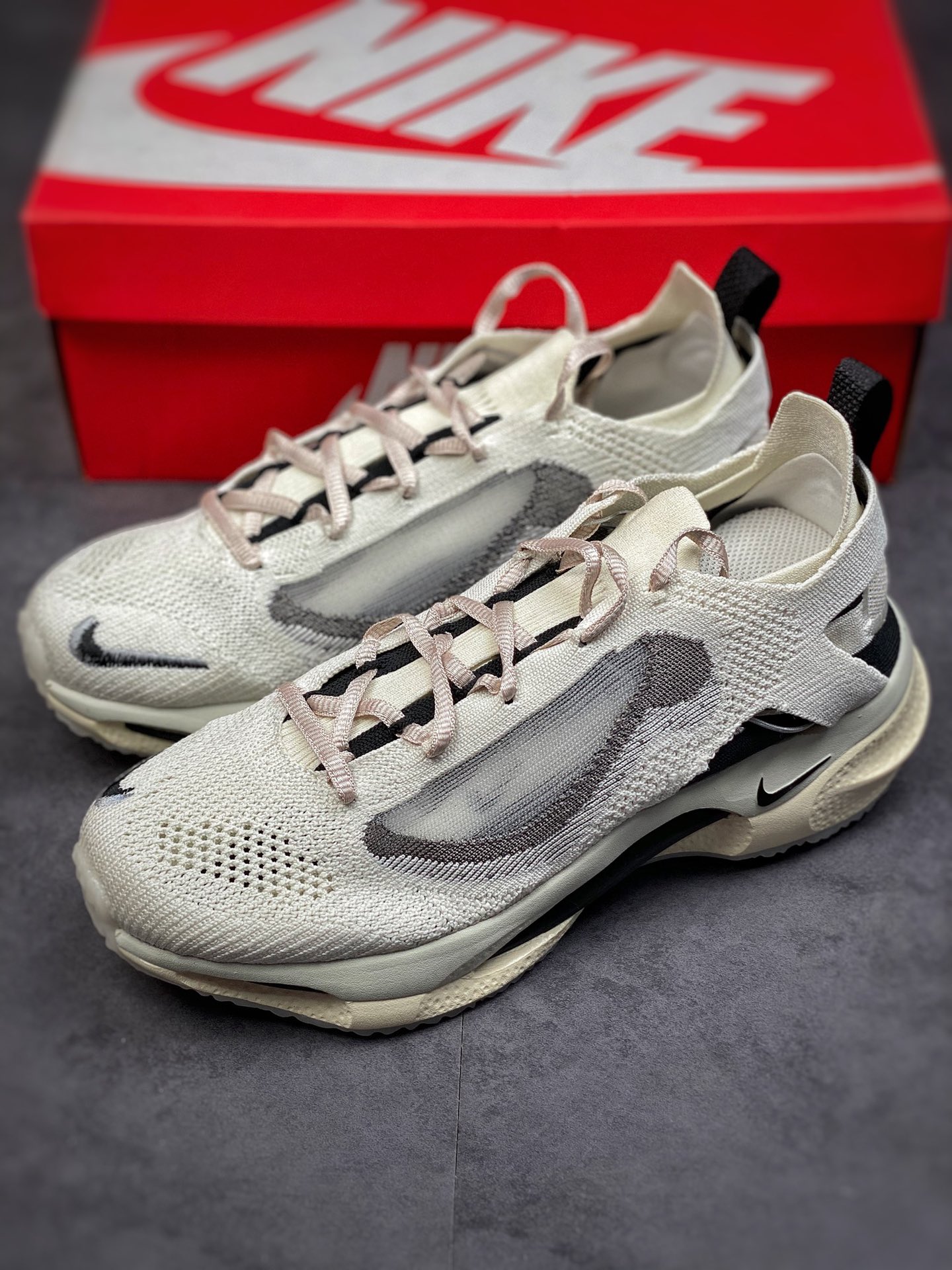 250 Nike Spark Flyknit 新款 整双鞋以燕麦色为主调DD1901-001