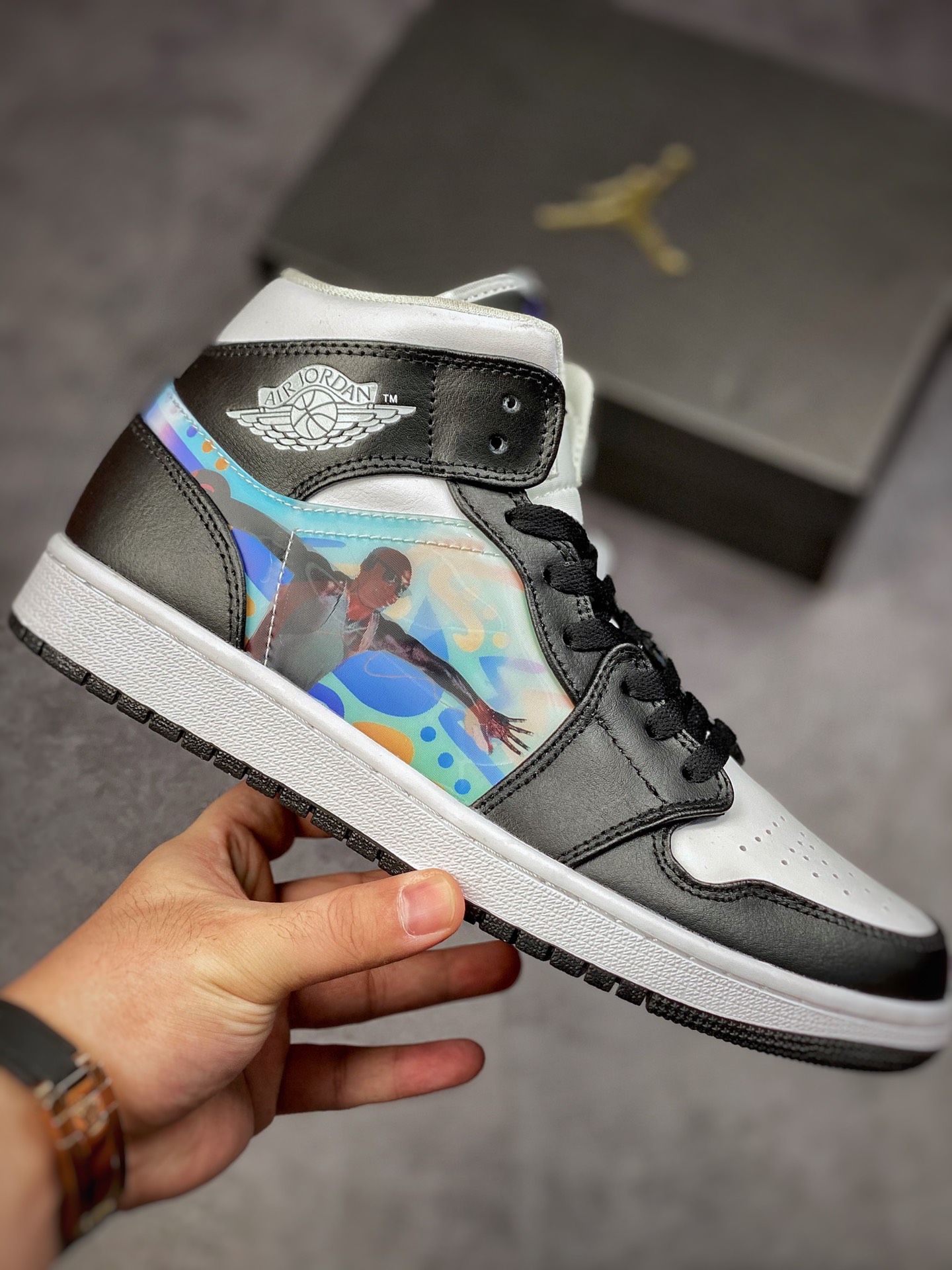 220 Air Jordan 1 Mid 全息幻影黑白 DR9495-001