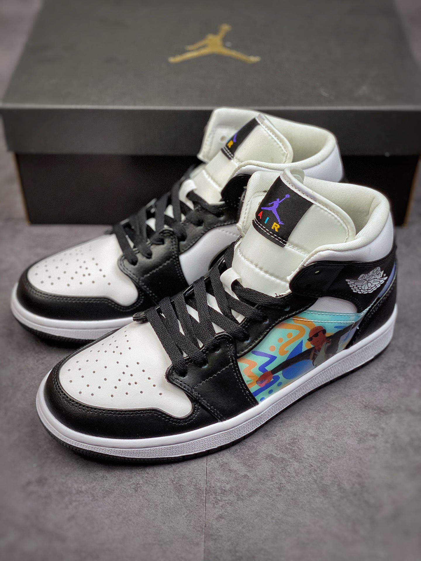 220 Air Jordan 1 Mid 全息幻影黑白 DR9495-001