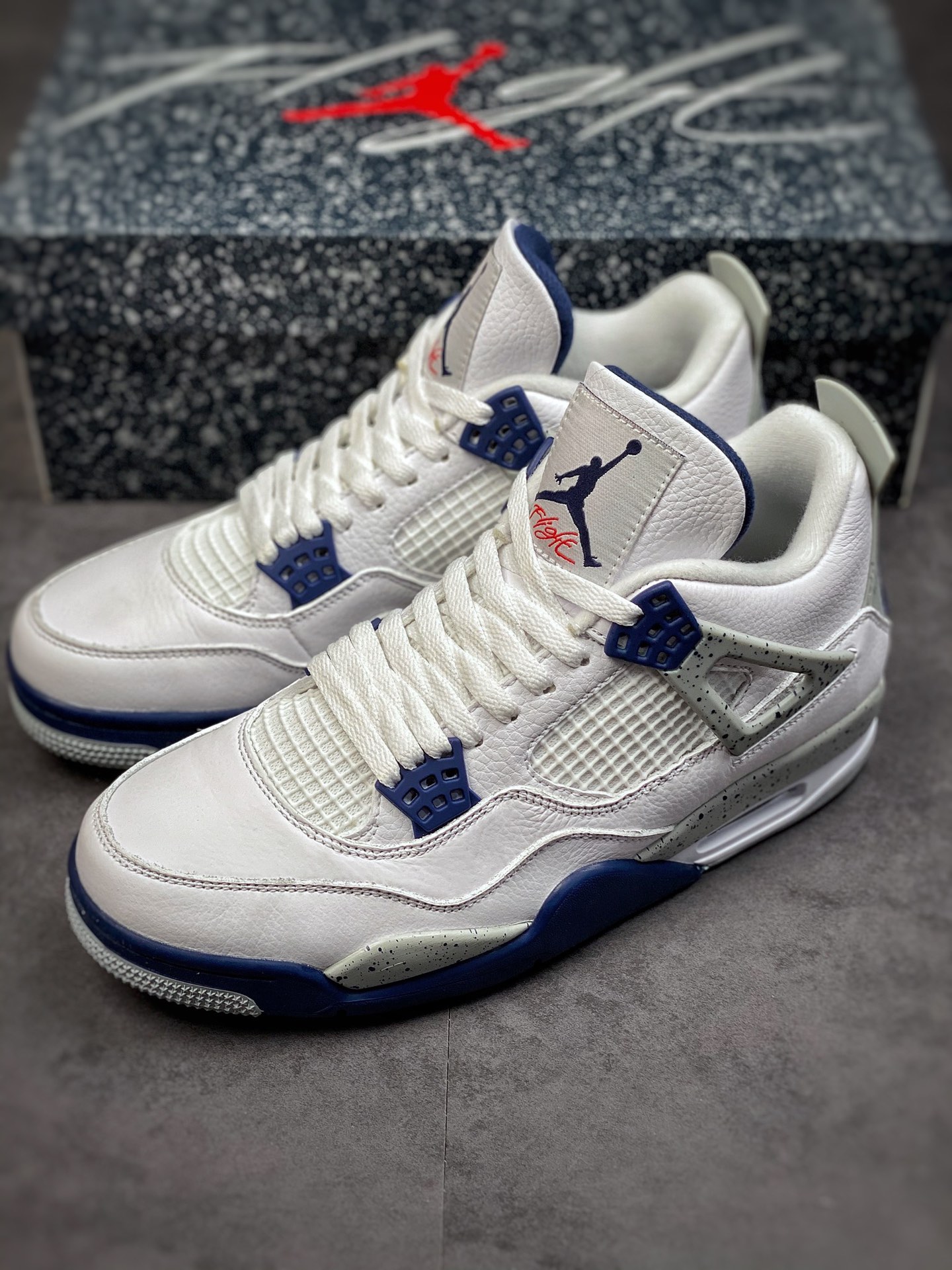 Air Jordan 4 Retro ”Midnight Navy” White Blue/Midnight Blue Color Matching DH6927-140