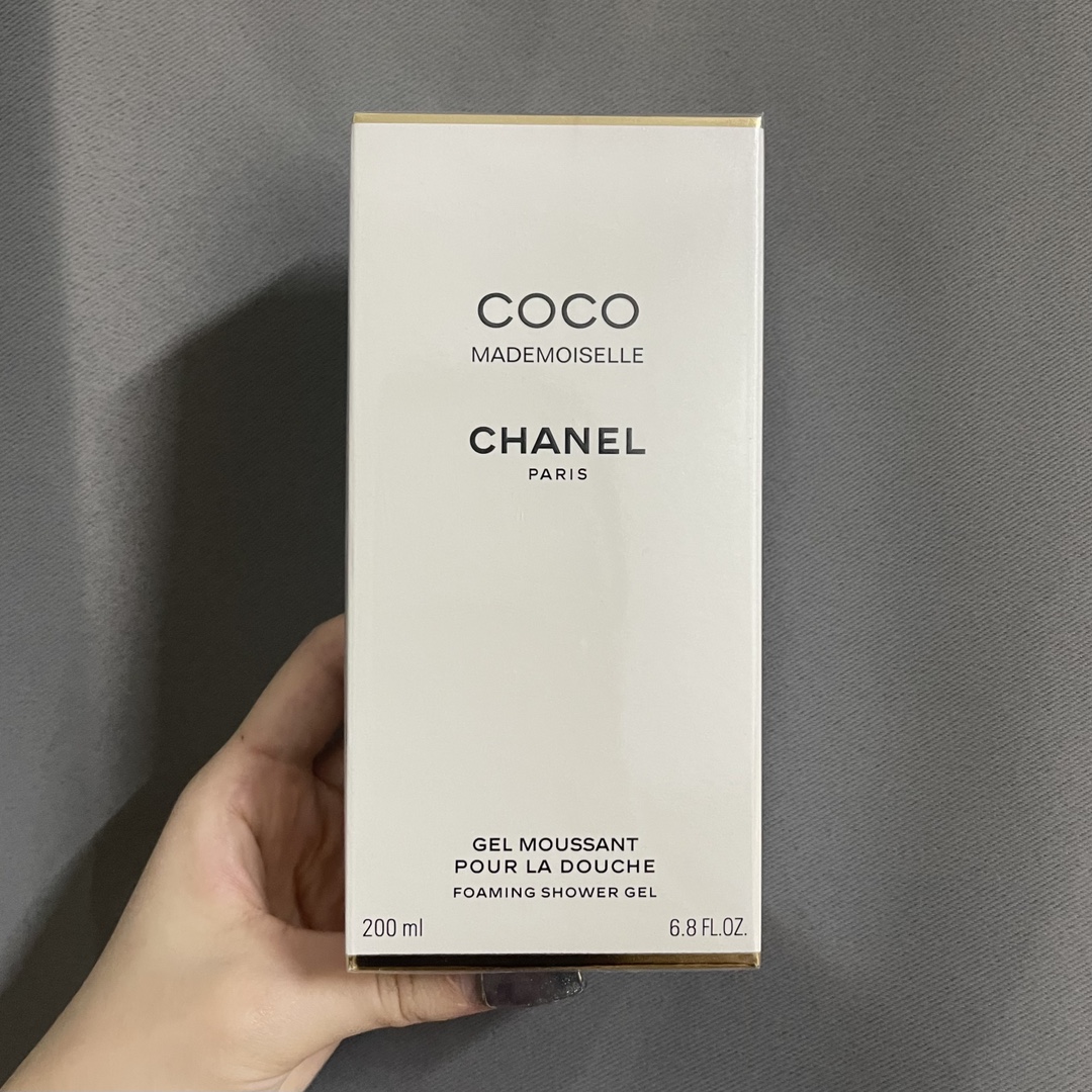 Chanel Coco Mademoiselle Foaming Shower Gel - 6.8 oz (200ml) 2 i1662195190 2106 0