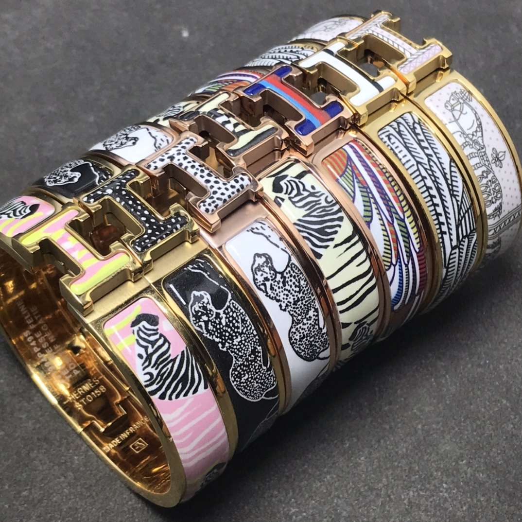 NO:359354,Hermes bracelet New high-version pattern enamel couple bracelet Size female model Men's color platinum rose gold Gold Hermes bracelet, hermes, bracelet, gold19860909爱马仕手镯 新品高版本花纹图案珐琅情侣手镯 码号女款 男款 颜色白金 玫瑰金 黄金,爱马仕手镯,hermes,bracelet,gold,Jewelry