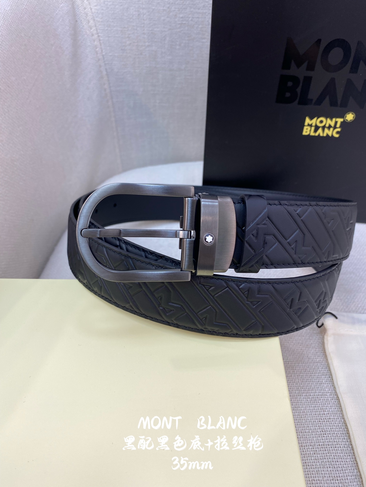 Montblanc万宝龙宽3.5cm采用头层牛皮压花精品钢扣自由裁剪商务休闲皮带