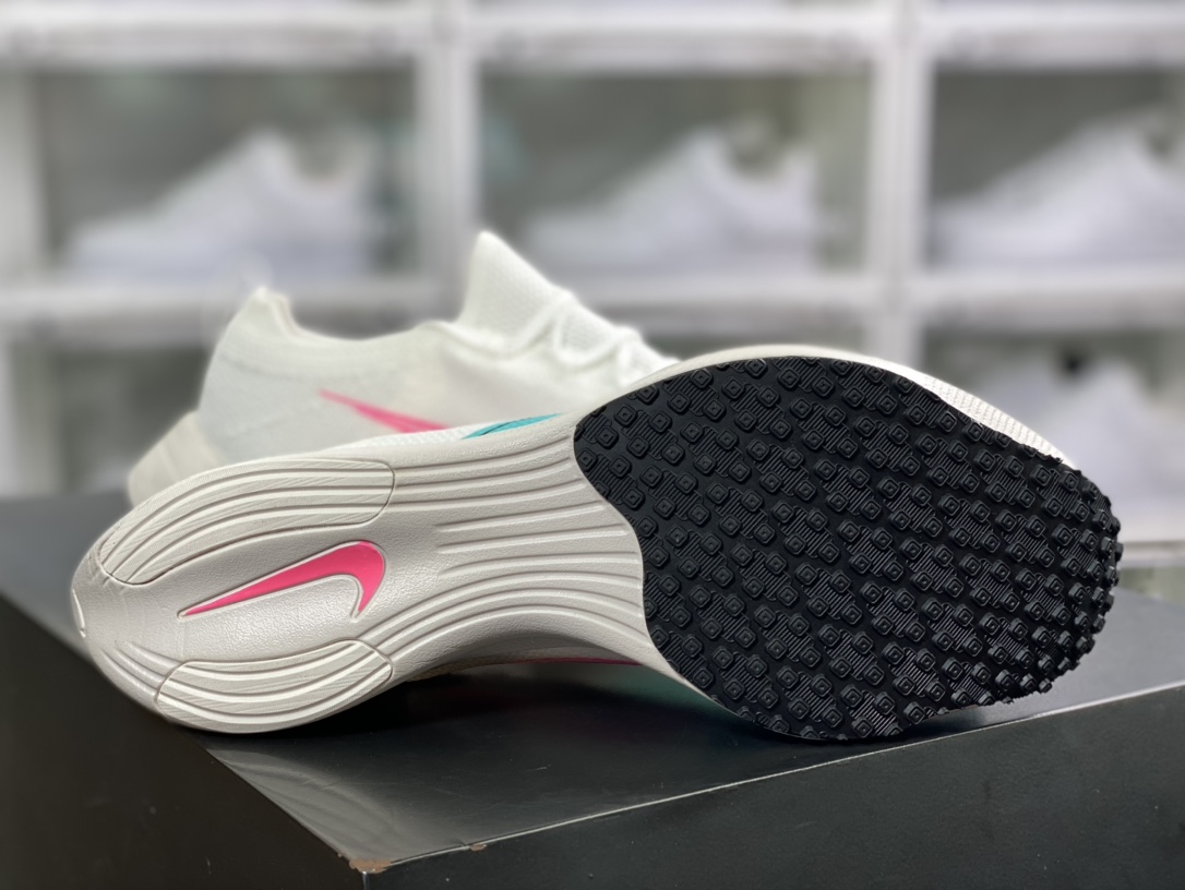 200 耐克ZoomX Vaporfly NEXT%”White/Pink/South Coast Blue”破2系列慢跑鞋DM4386-101