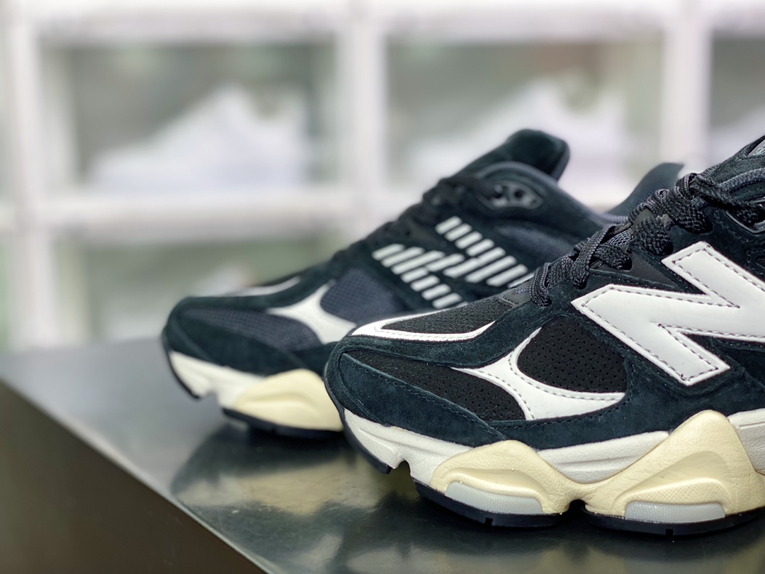 9060”Black White” series retro all-match daddy style casual sports running shoes ”black and white” U9060AAA