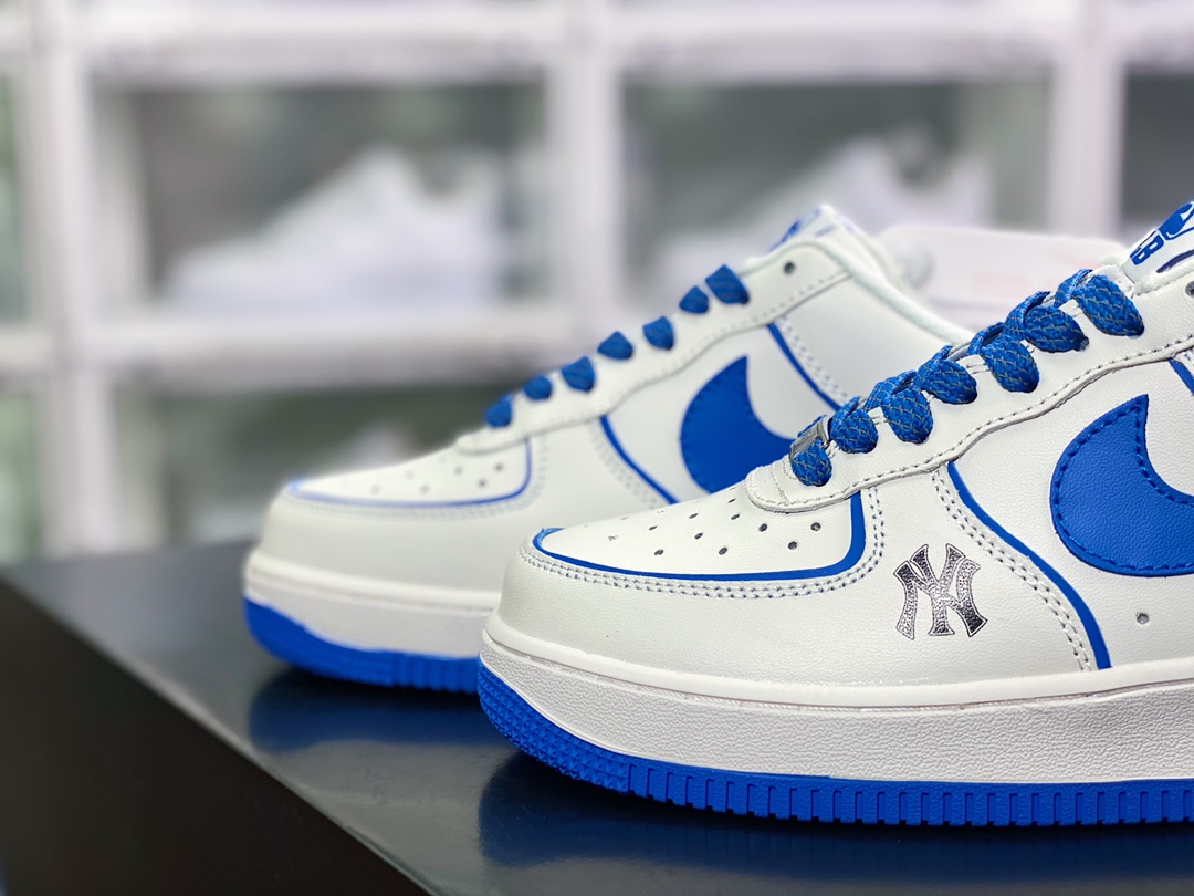 240 MLB x Air Force 1 Low”MLB/Blue”空军一号低帮经典百搭休闲运动板鞋“皮革米白宝蓝边NY印花”BS8806-522