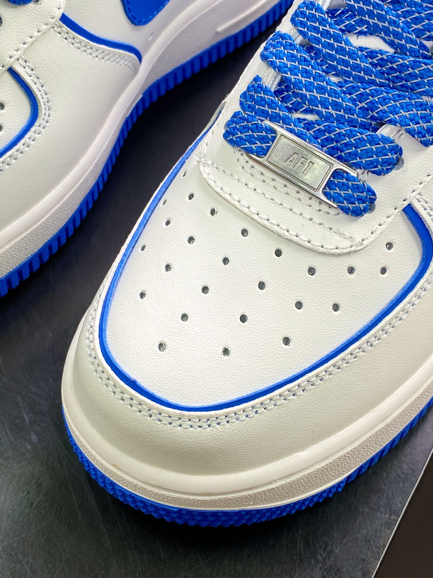 240 MLB x Air Force 1 Low”MLB/Blue”空军一号低帮经典百搭休闲运动板鞋“皮革米白宝蓝边NY印花”BS8806-522
