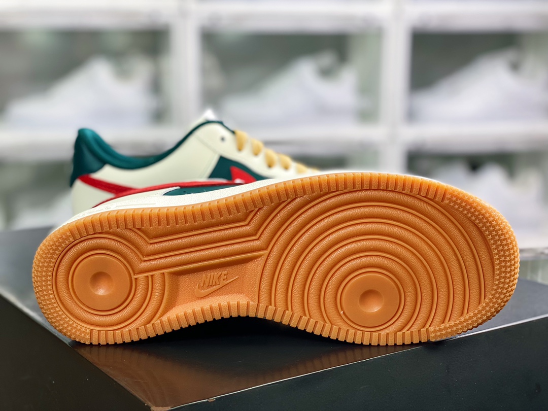 200 Nike By You Air Force 1'07 Low Retro SP空军一号低帮经典百搭休闲运动板鞋“皮革白绿暗红”FD9063-163
