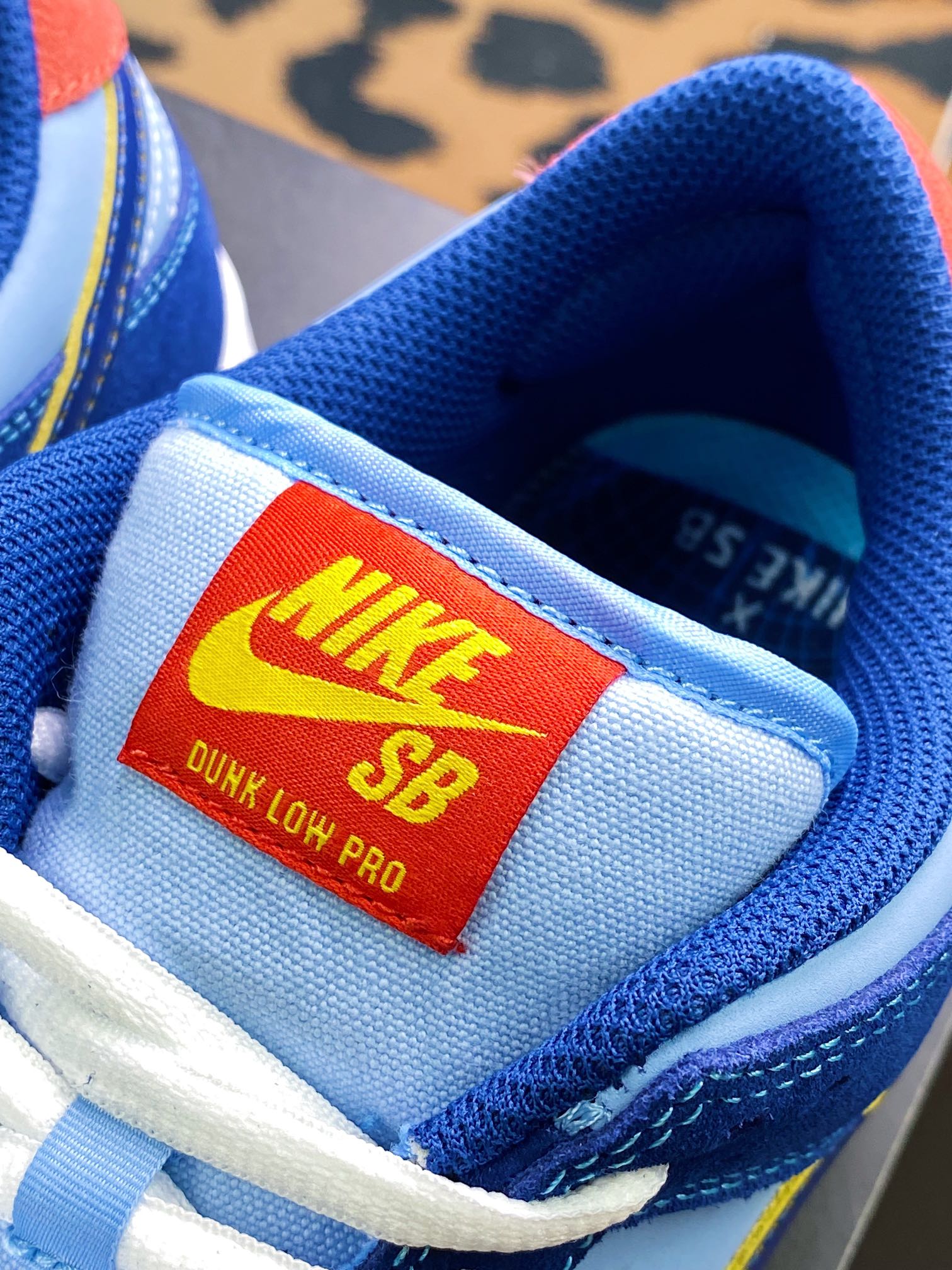 Why So Sad x SB Dunk Low Pro ”Decon Why SO Sad” dunk series low-top casual sports skateboard shoes ”dark blue light blue scratching bird embroidery” DX5549-400