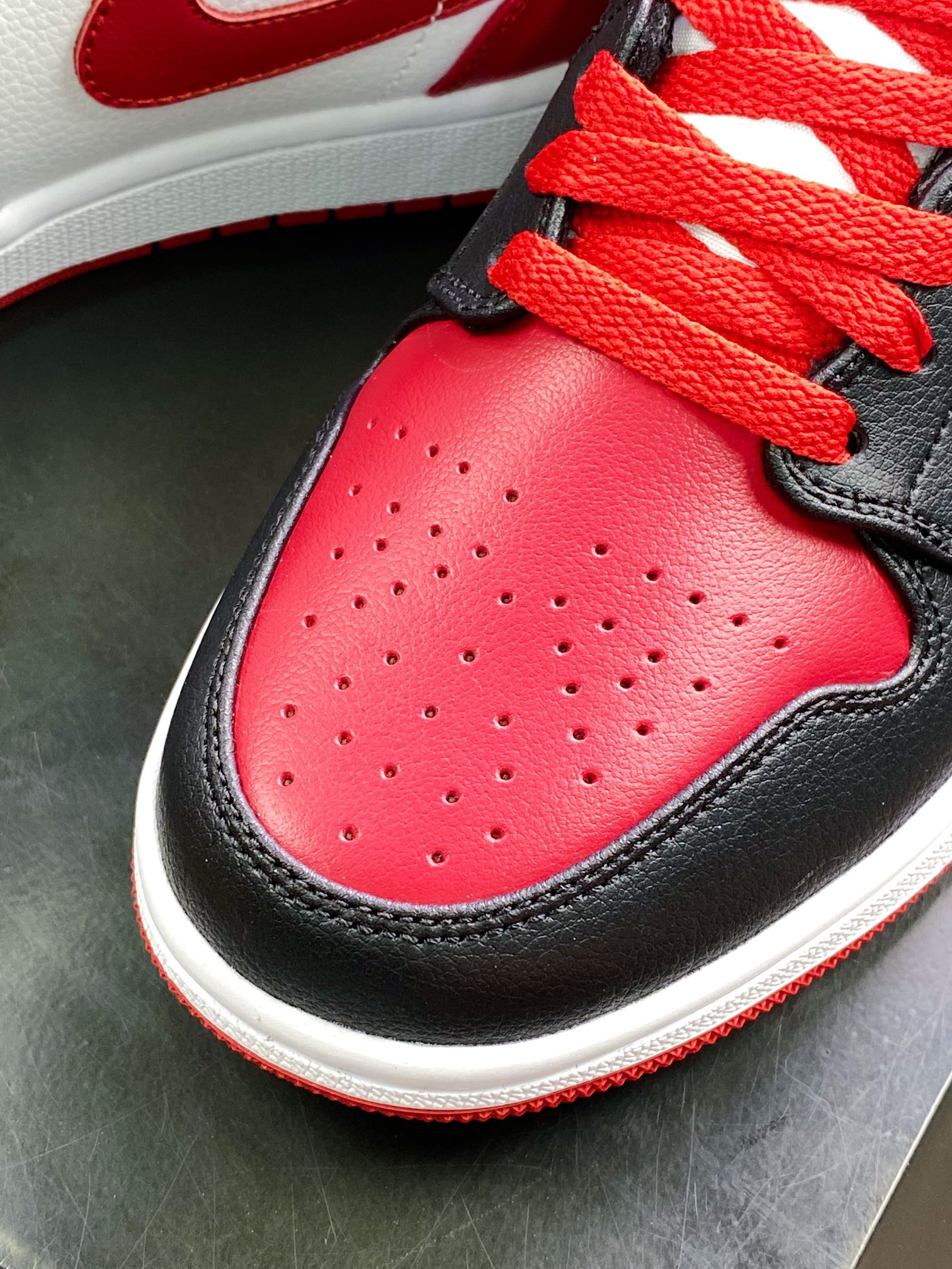 240  Wmns Air Jordan 1 Mid GS”Light Smoke Grey ”AJ1乔丹一代中帮经典复古文化休闲运动篮球鞋BQ6472-079