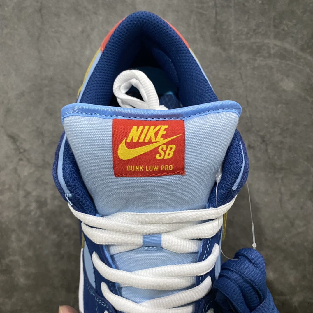 图片[8]-Top纯原Why So Sad x Dunk SB 低帮 联名蓝色 DX5549-400 整体以麂皮材质覆盖，配色方面以浅蓝色为主色调，搭配深蓝色框架以及Swoosh设计。此外鞋身侧面的Swoosh带有特殊的擦擦乐效果，经过处理后会显示出金色。鞋舌标签部分选用红色设计，上面带有金色 Swoosh点缀。内侧还带有\”Why So Sad?\”字样，表明鞋款身份。后跟部分还带有特殊的\”滑板鸡\”图案刺绣,后跟部分也采用红色麂皮设计，上面带有金色 的\”? \”标志，细节满满。鞋底也以白色中底搭配半透明水晶外底呈现，为整个设计收尾。 尺码：36 36.5 37.5 38 38.5 39 40 40.5 41 42 42.5 43 44 45 46 47.5-选品中心