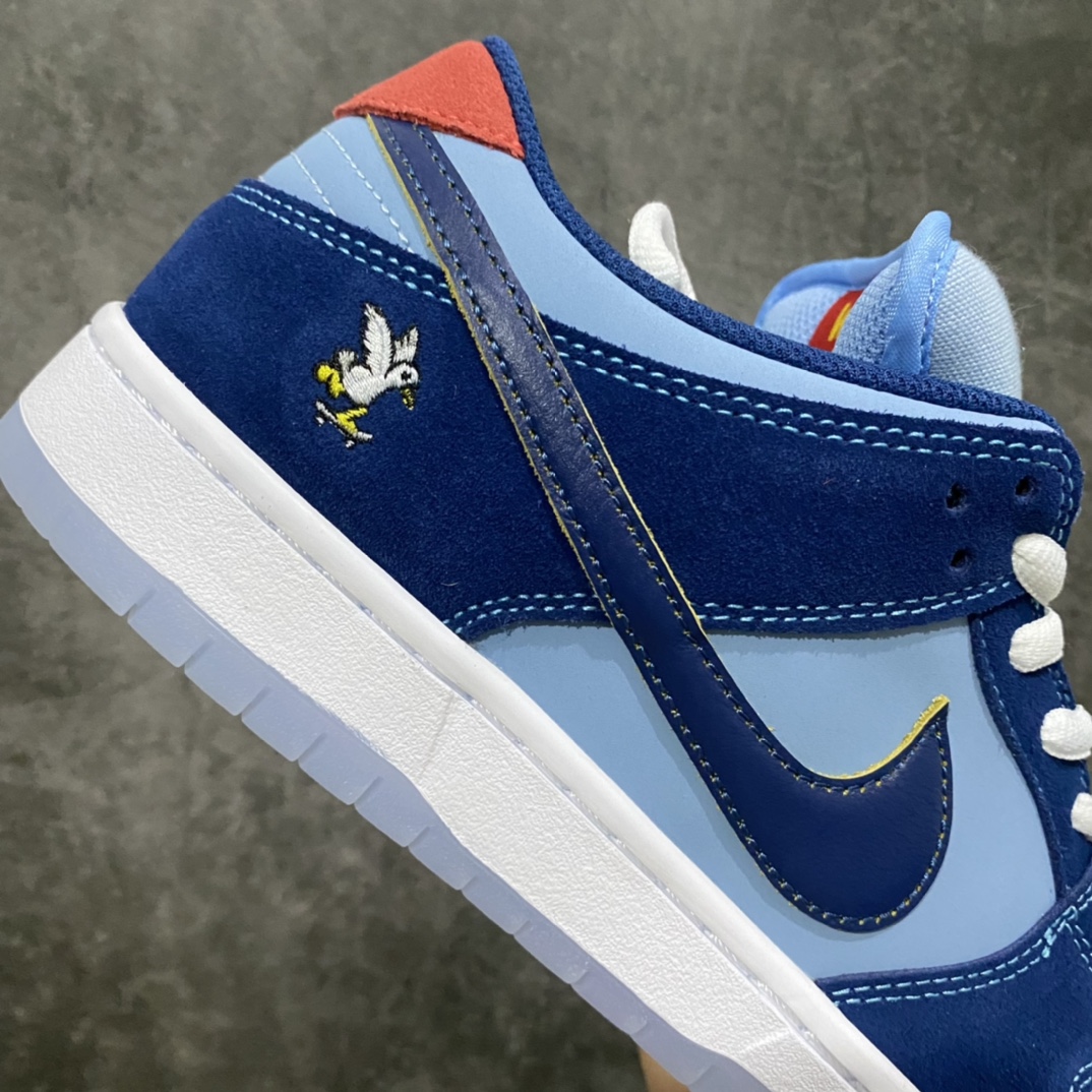 图片[7]-Top纯原Why So Sad x Dunk SB 低帮 联名蓝色 DX5549-400 整体以麂皮材质覆盖，配色方面以浅蓝色为主色调，搭配深蓝色框架以及Swoosh设计。此外鞋身侧面的Swoosh带有特殊的擦擦乐效果，经过处理后会显示出金色。鞋舌标签部分选用红色设计，上面带有金色 Swoosh点缀。内侧还带有\”Why So Sad?\”字样，表明鞋款身份。后跟部分还带有特殊的\”滑板鸡\”图案刺绣,后跟部分也采用红色麂皮设计，上面带有金色 的\”? \”标志，细节满满。鞋底也以白色中底搭配半透明水晶外底呈现，为整个设计收尾。 尺码：36 36.5 37.5 38 38.5 39 40 40.5 41 42 42.5 43 44 45 46 47.5-选品中心