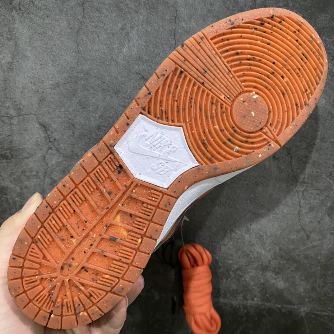 图片[9]-Top版本Crushed D.C x NK SB Dunk Low 联名款低帮休闲运动滑板鞋 白棕橙 DH7782-001 国内一线头部大厂出品 全新楦头 知名厂牌同源 品质毋庸置疑 实拍所见即所得 尺码：36 36.5 37.5 38 38.5 39 40 40.5 41 42 42.5 43 44 44.5 45 46-选品中心