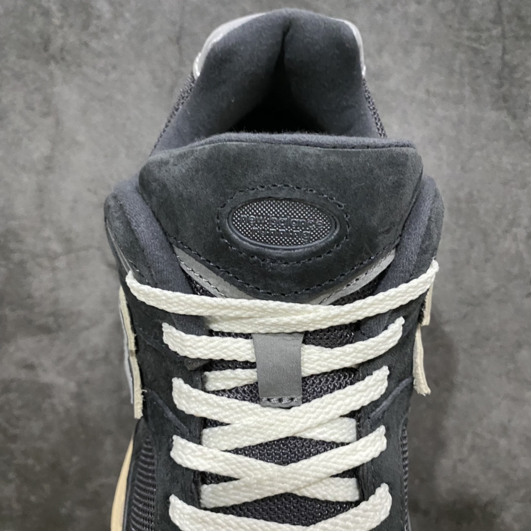 图片[7]-外贸纯原 新百伦NB New Balance 2002R碳灰色 原厂数据开发 原厂网纱 正确卡色皮料冲裁组合 匠心打造 耗时两个月开发完成 工艺极其复杂难度可想而知 新开独立私模大底 全网唯一正确做旧组合大底 高端零售专供产物 尺码：36/46.5-选品中心
