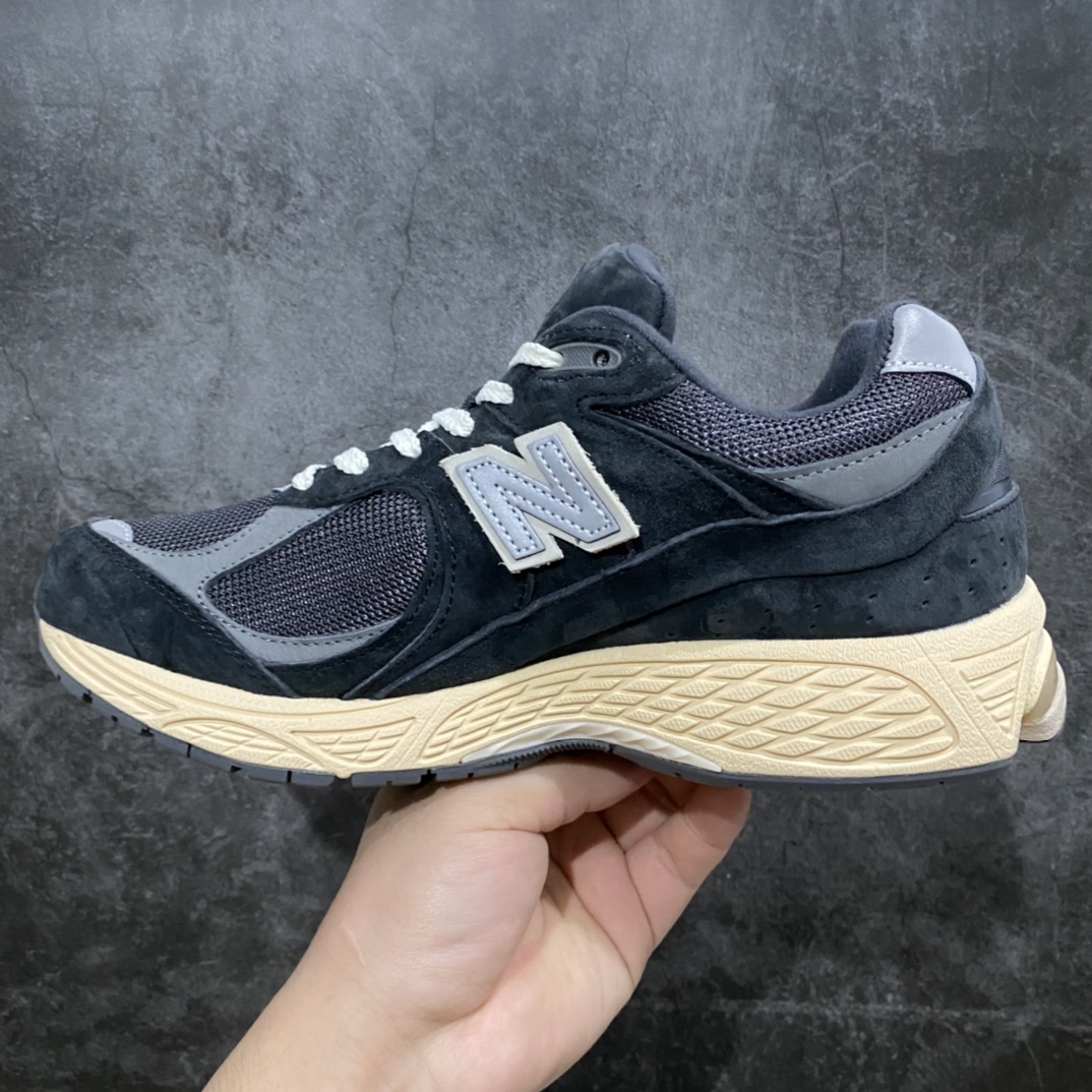 图片[2]-外贸纯原 新百伦NB New Balance 2002R碳灰色 原厂数据开发 原厂网纱 正确卡色皮料冲裁组合 匠心打造 耗时两个月开发完成 工艺极其复杂难度可想而知 新开独立私模大底 全网唯一正确做旧组合大底 高端零售专供产物 尺码：36/46.5-选品中心