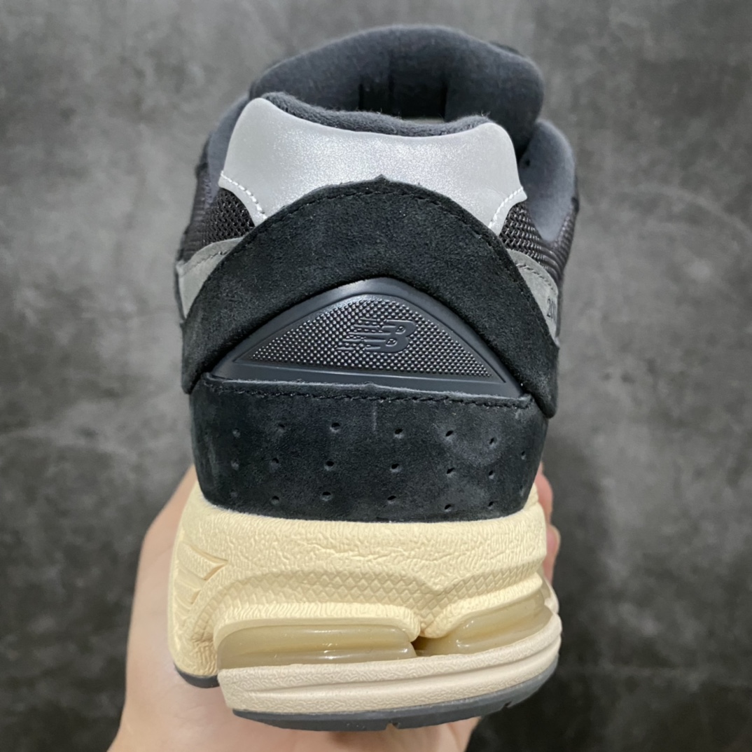 图片[4]-外贸纯原 新百伦NB New Balance 2002R碳灰色 原厂数据开发 原厂网纱 正确卡色皮料冲裁组合 匠心打造 耗时两个月开发完成 工艺极其复杂难度可想而知 新开独立私模大底 全网唯一正确做旧组合大底 高端零售专供产物 尺码：36/46.5-选品中心