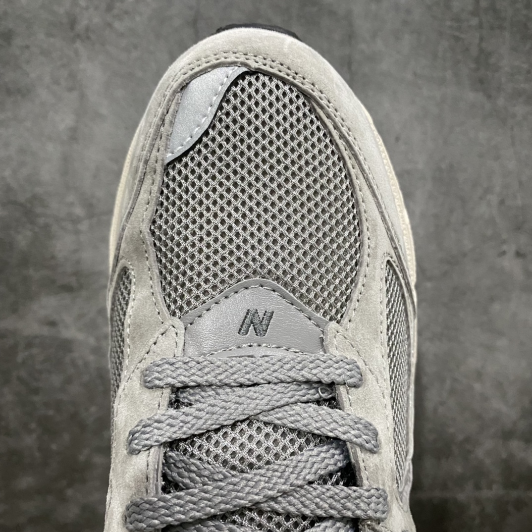 图片[5]-外贸纯原 新百伦NB New Balance 2002R元祖灰 原厂数据开发 原厂网纱 正确卡色皮料冲裁组合 匠心打造 耗时两个月开发完成 工艺极其复杂难度可想而知 新开独立私模大底 全网唯一正确做旧组合大底 高端零售专供产物 尺码：36/46.5-选品中心